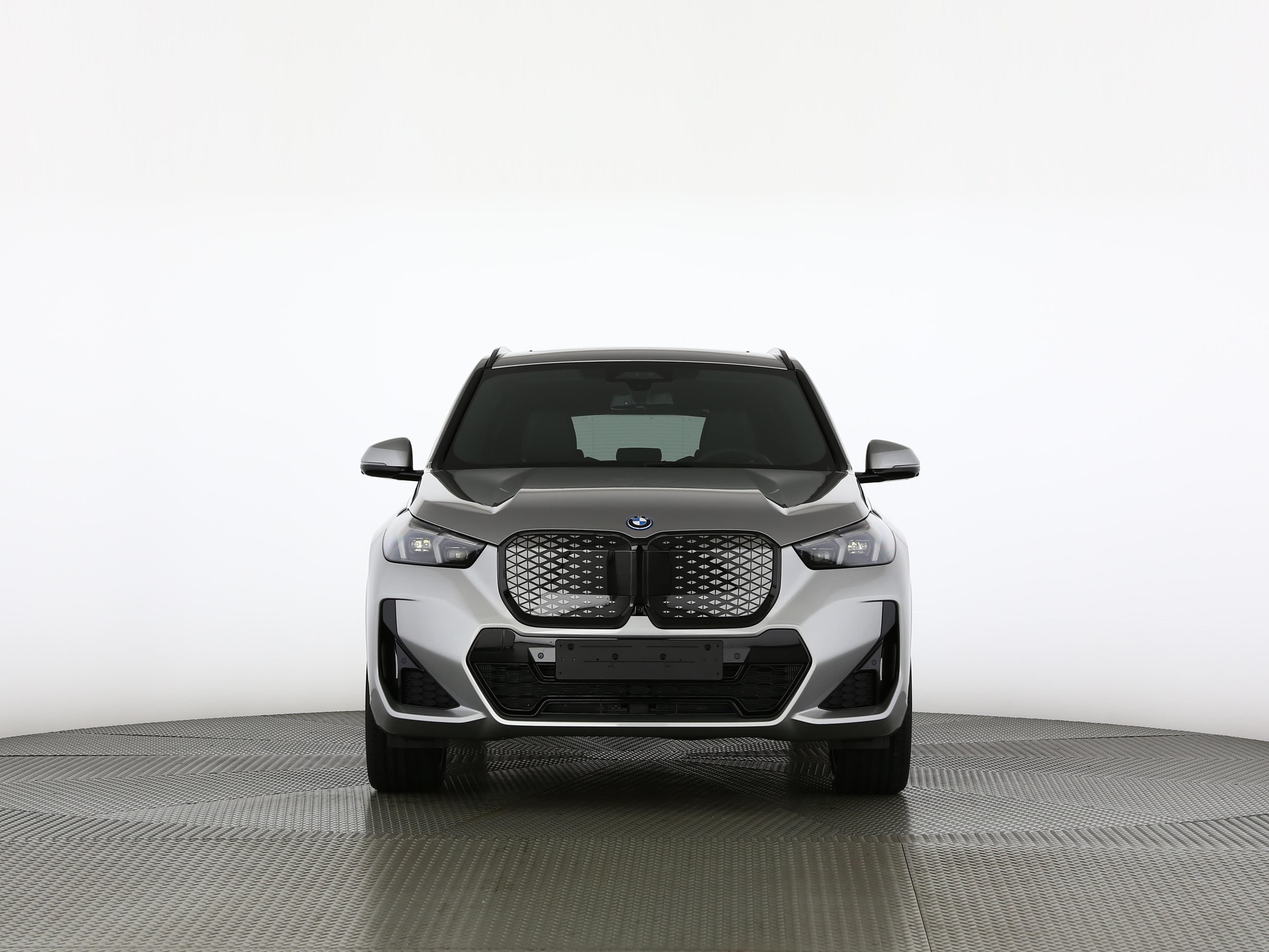 BMW iX1 30 xDrive - Vorschau 5