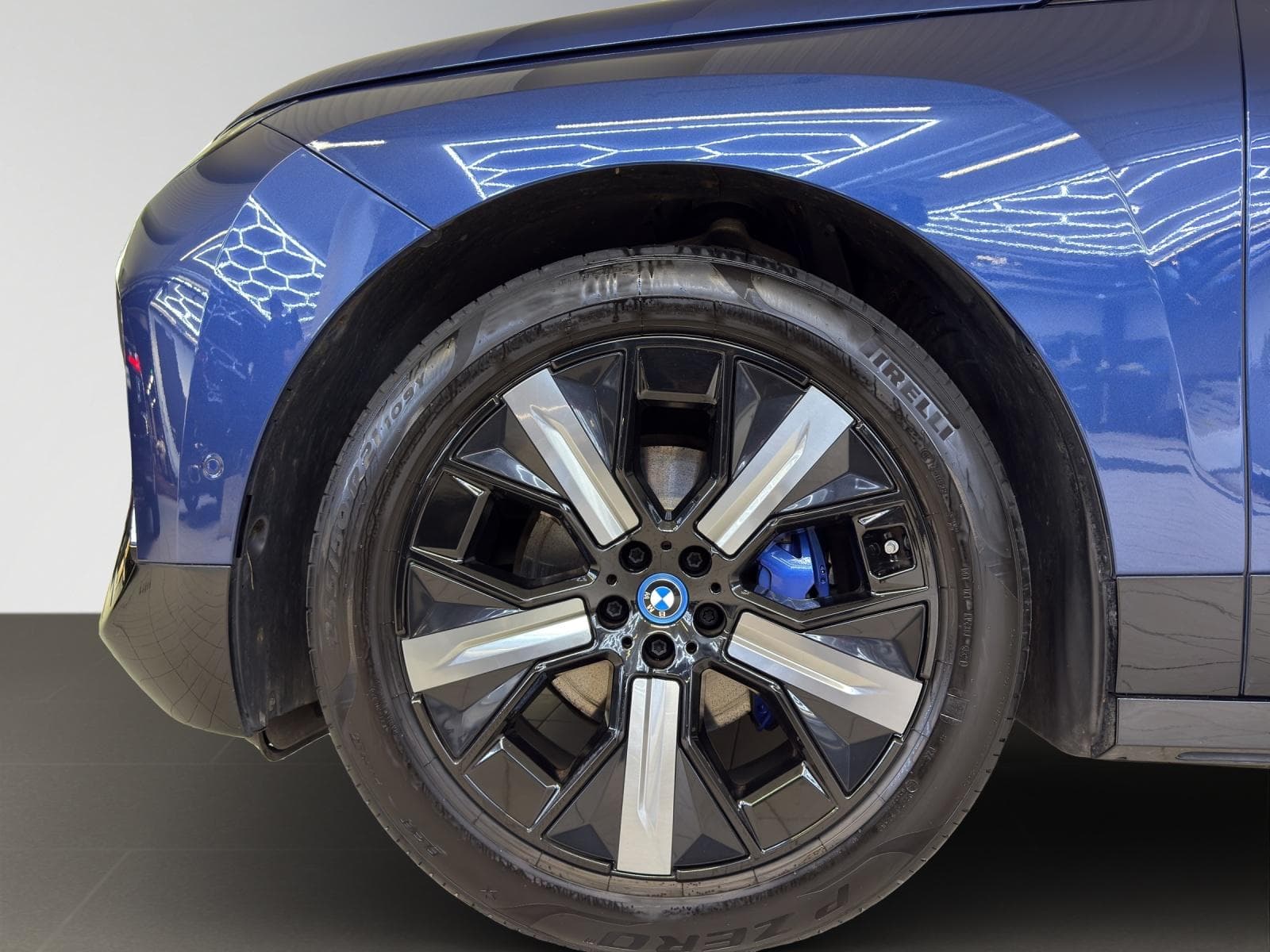 BMW iX xDrive40 - Vorschau 4