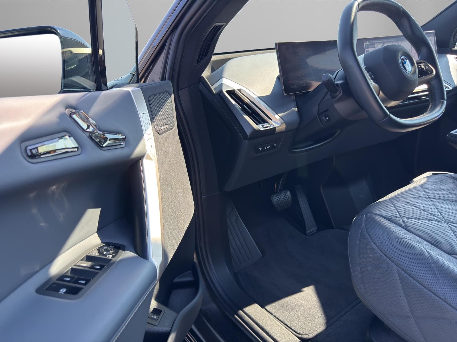 BMW iX xDrive50 - Vorschau 5