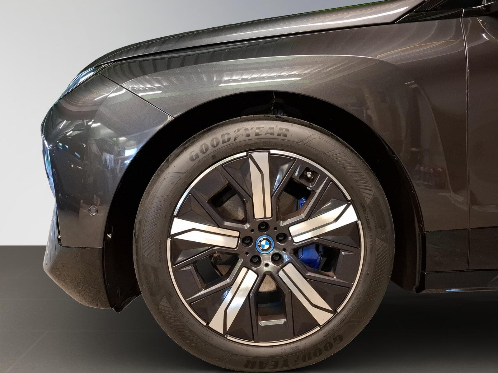 BMW iX xDrive50 - Vorschau 5