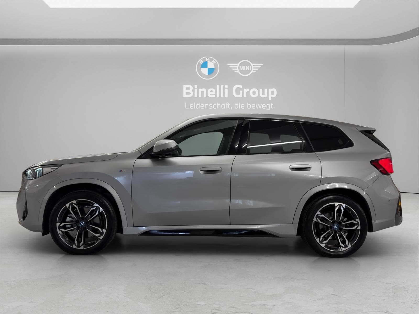 BMW iX1 30 xDrive M SportPaket - Vorschau 3