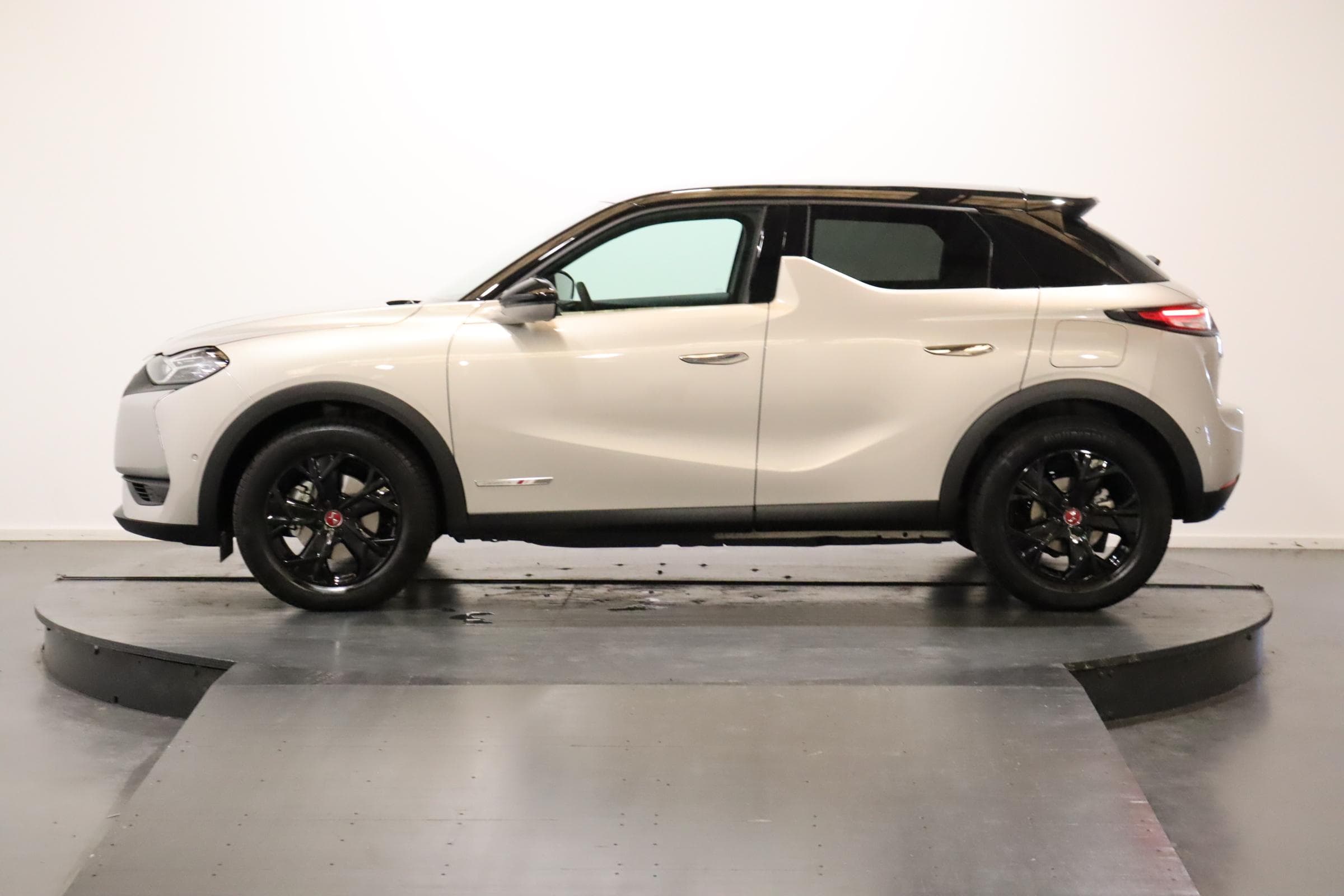 DS DS3 Crossback E-Tense Performance Line - Vorschau 2