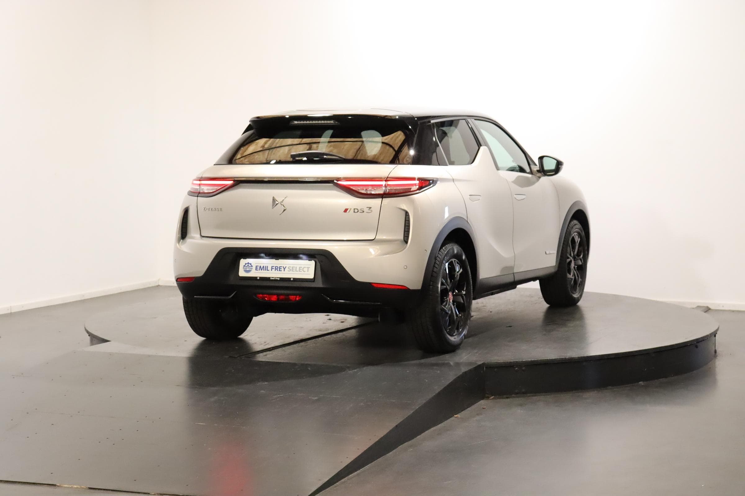 DS DS3 Crossback E-Tense Performance Line - Vorschau 3