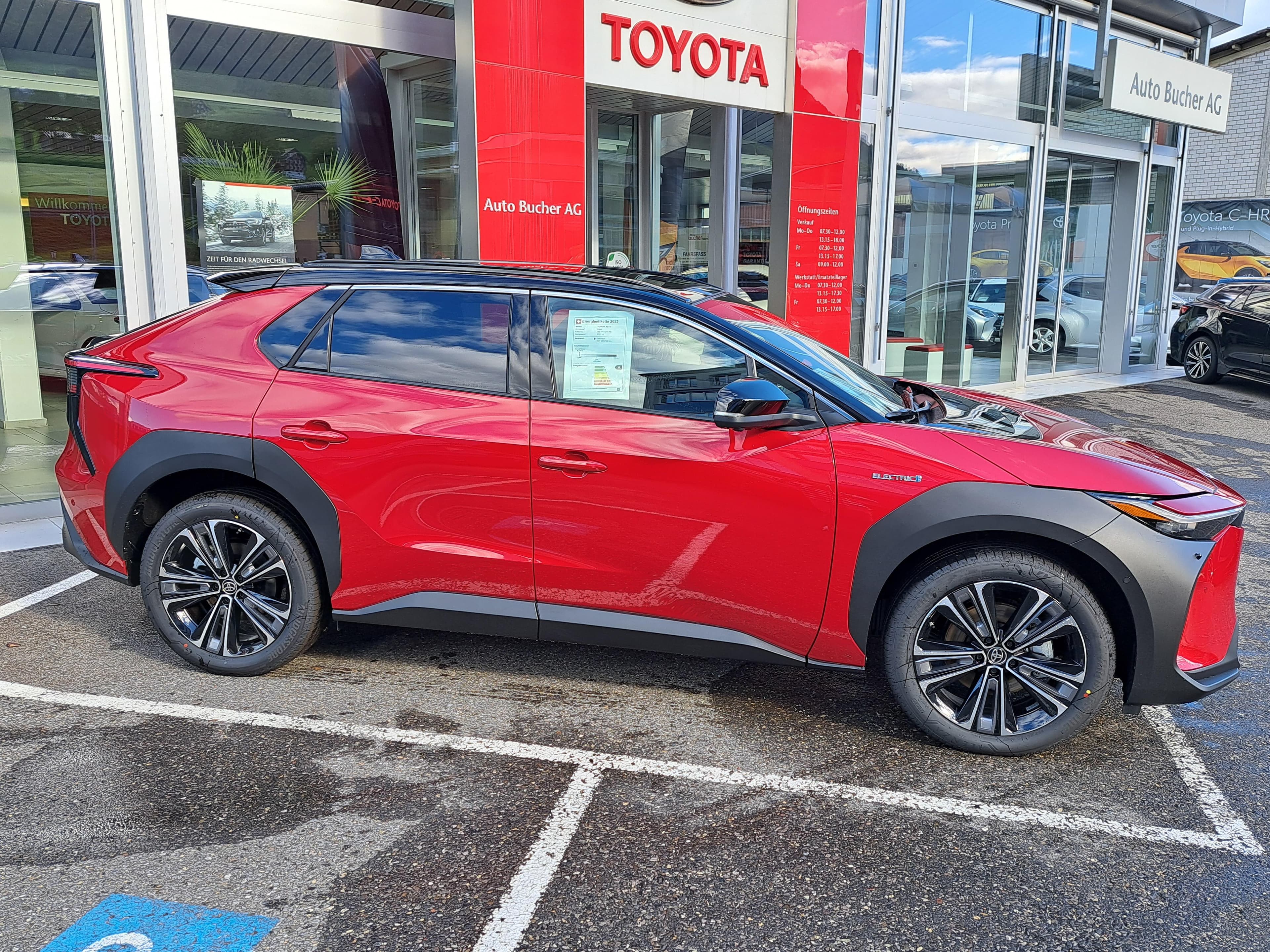 Toyota bZ4X Premium AWD - Vorschau 2