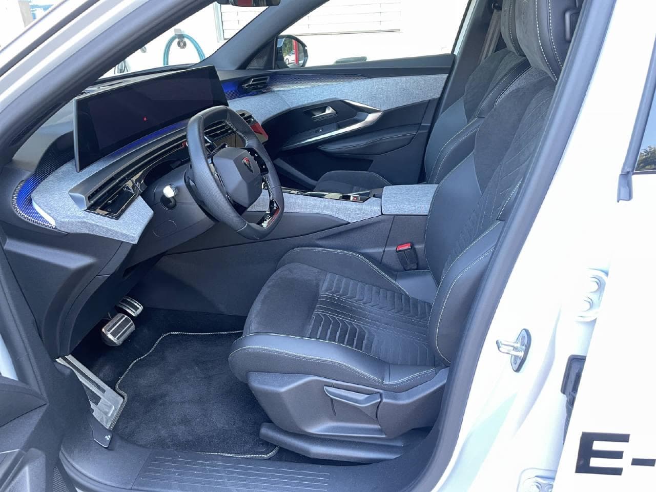 Peugeot 3008 e-GT - Vorschau 5