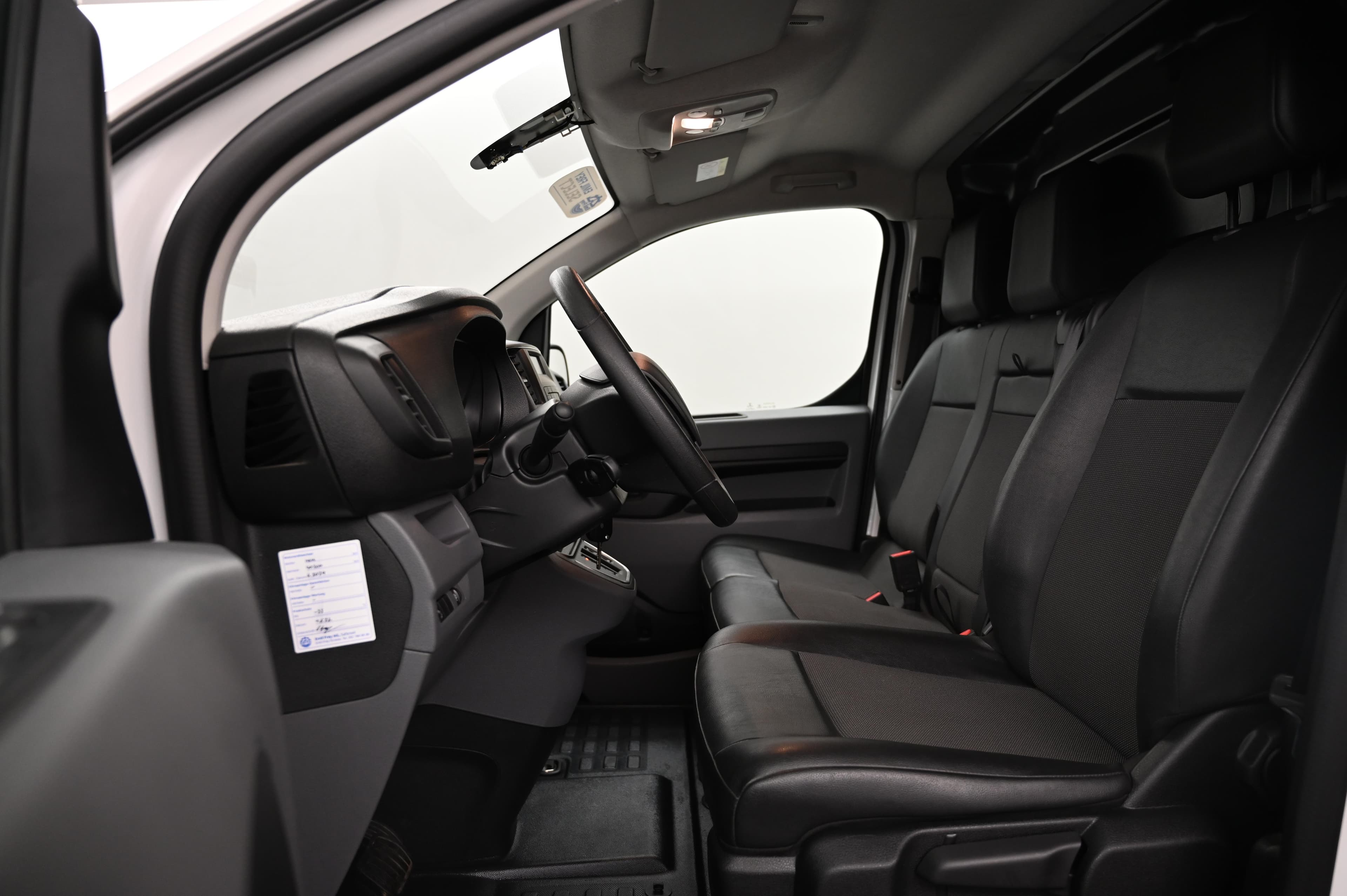 Peugeot e-Expert Kaw. Standard 75 kWh Premium - Vorschau 5