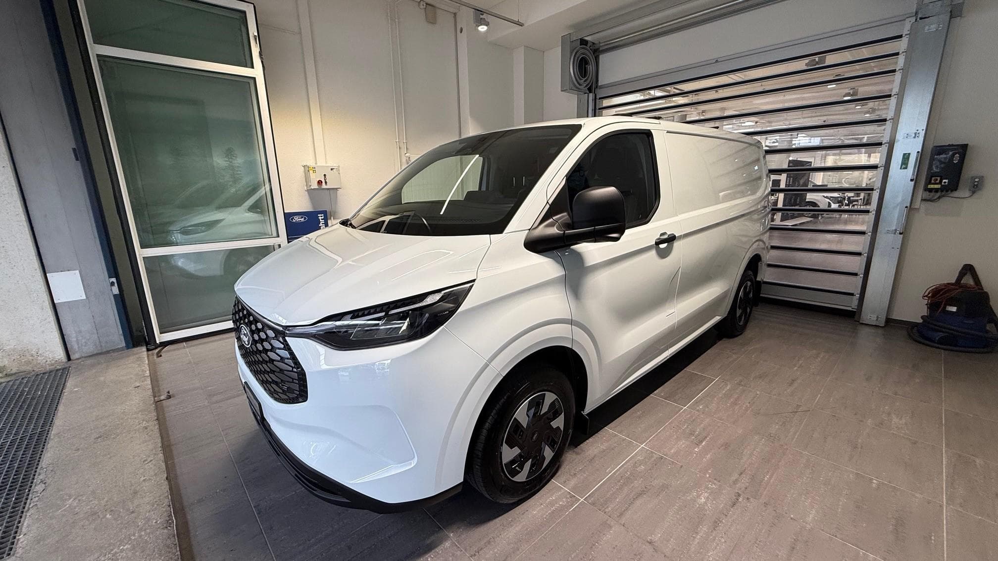 Ford E-Transit C Van 320 L1 Trend - Vorschau 3