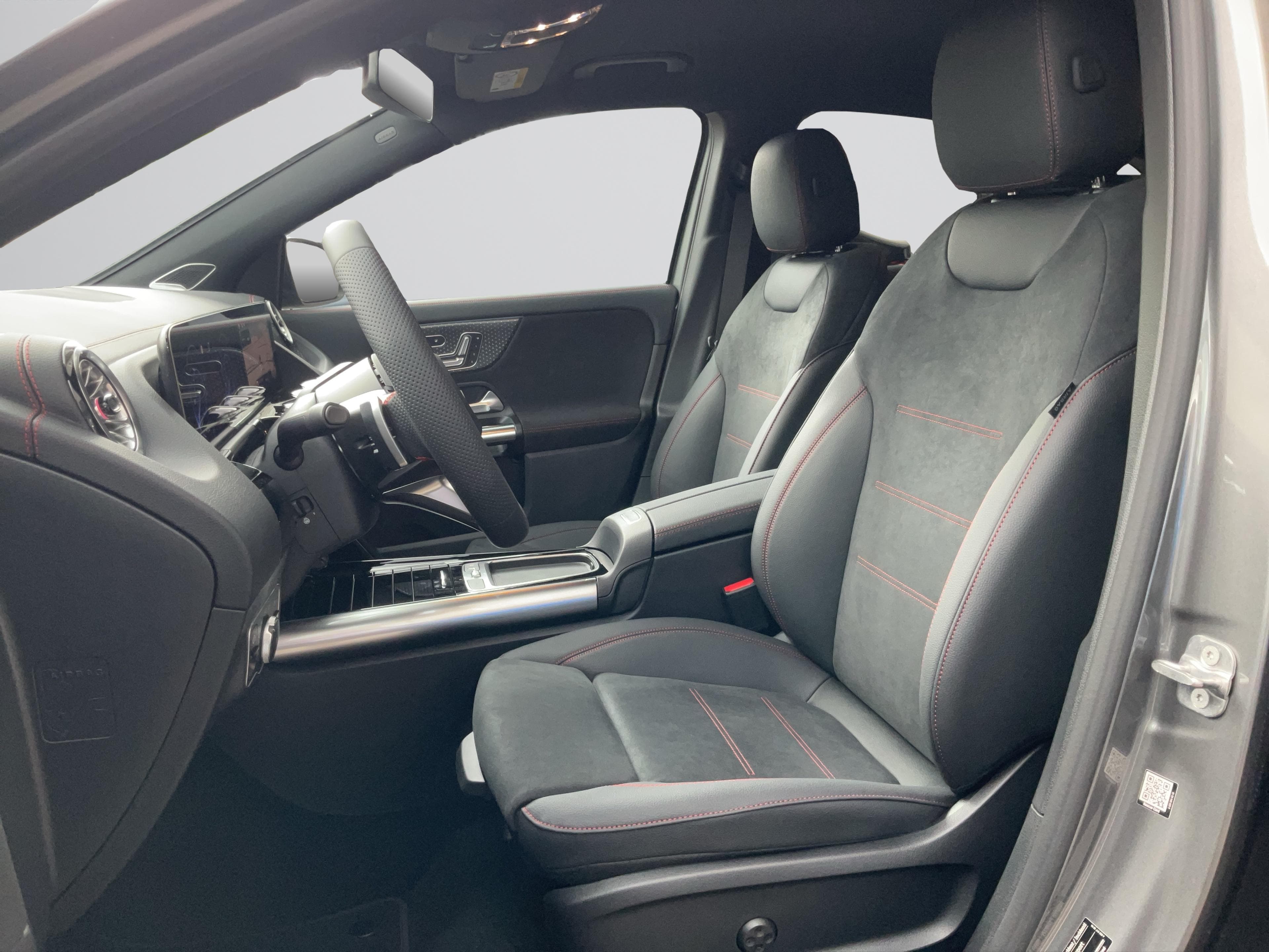 Mercedes-Benz EQA 300 4MATIC Excellence Edition AMG Line - Vorschau 5