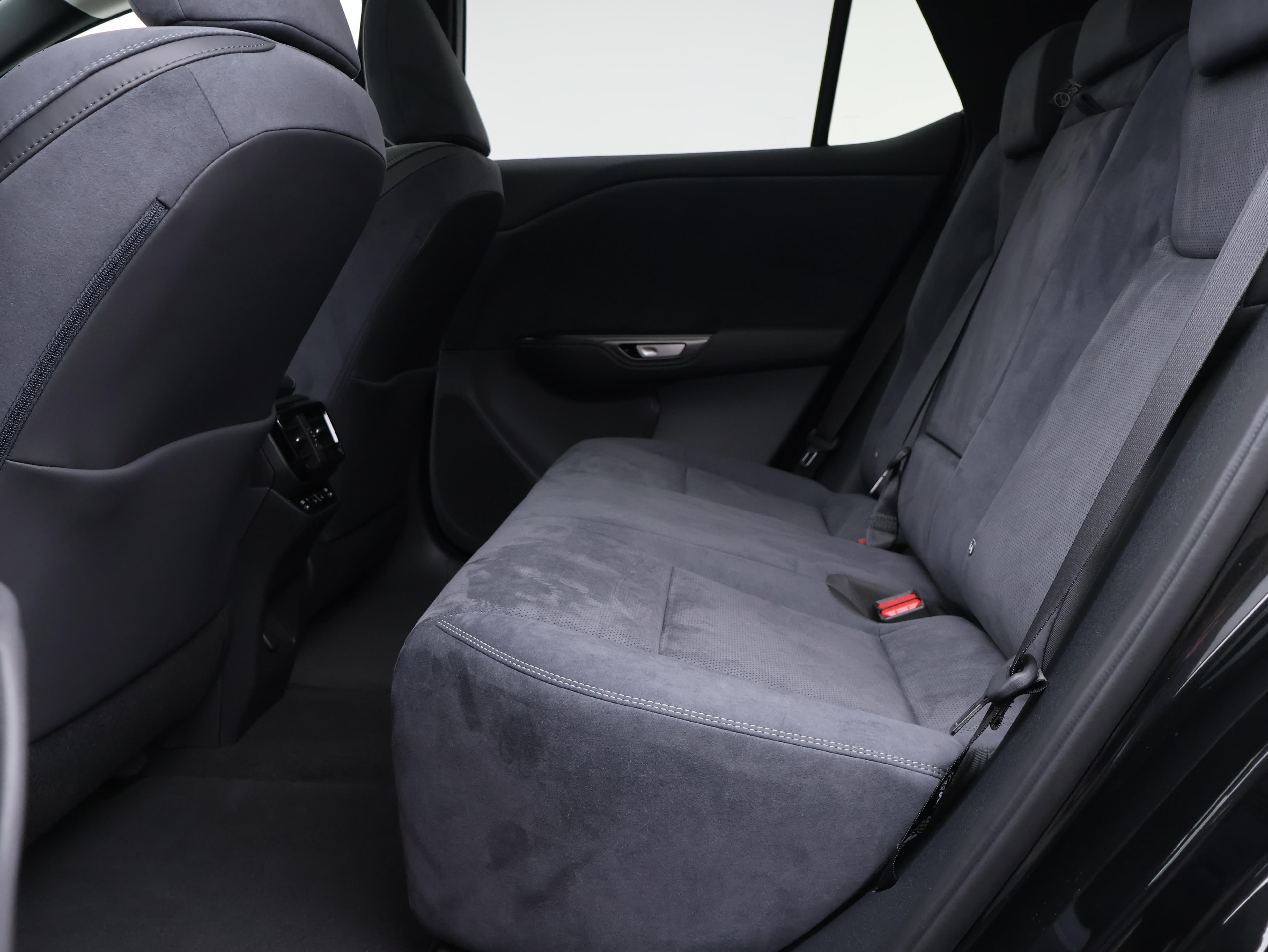 Lexus RZ 450e Excellence - Vorschau 4