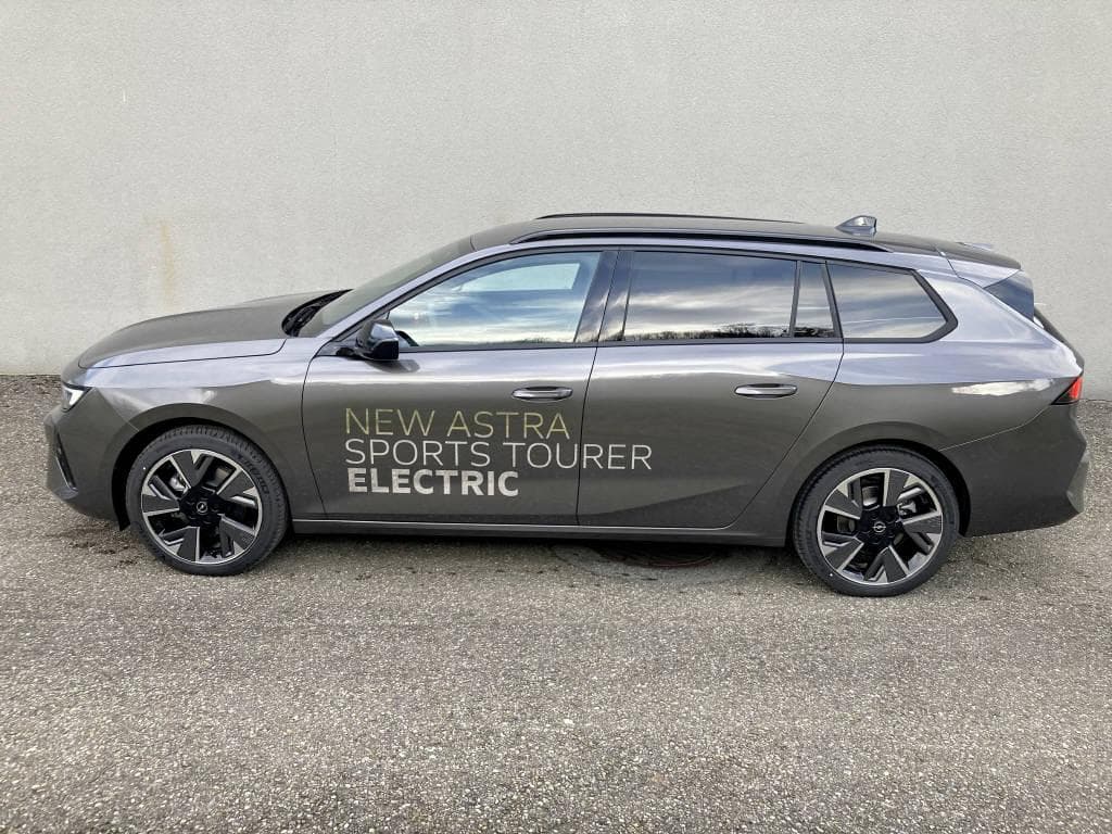 Opel Astra-e Sports Tourer Swiss Plus - Bild 1