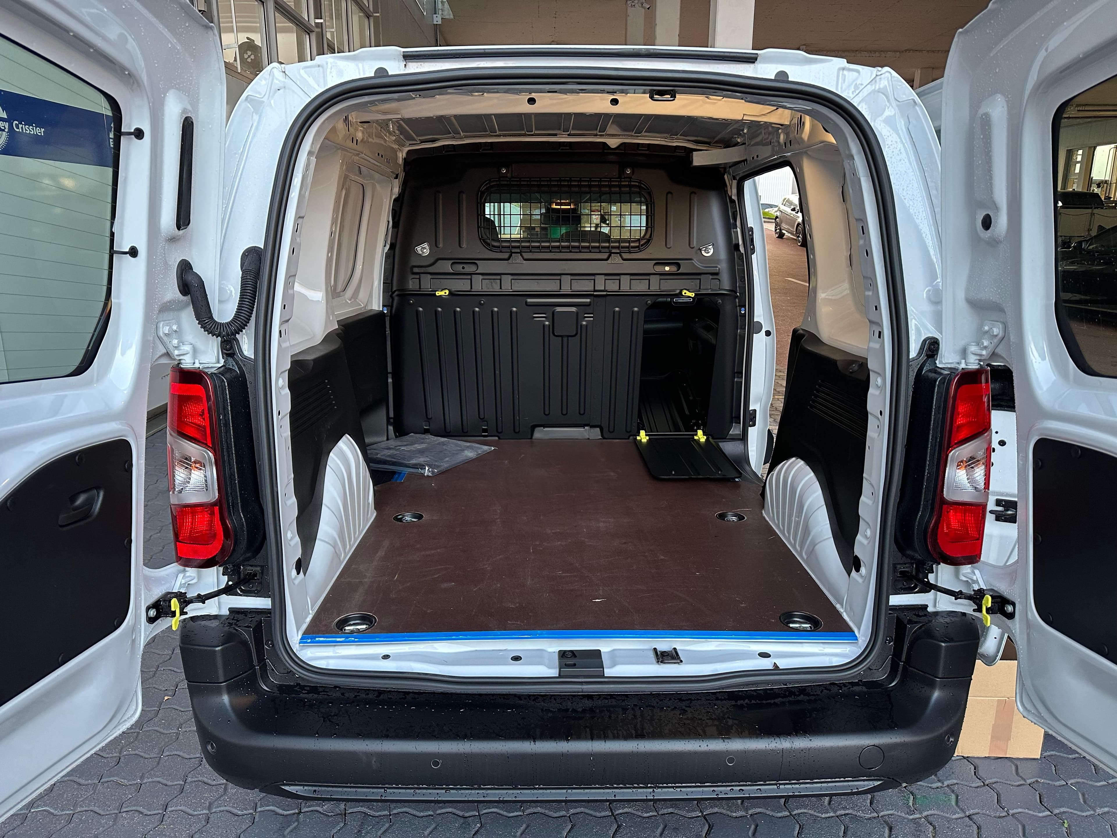 Opel -e Cargo 2.4 t Electric - Vorschau 3