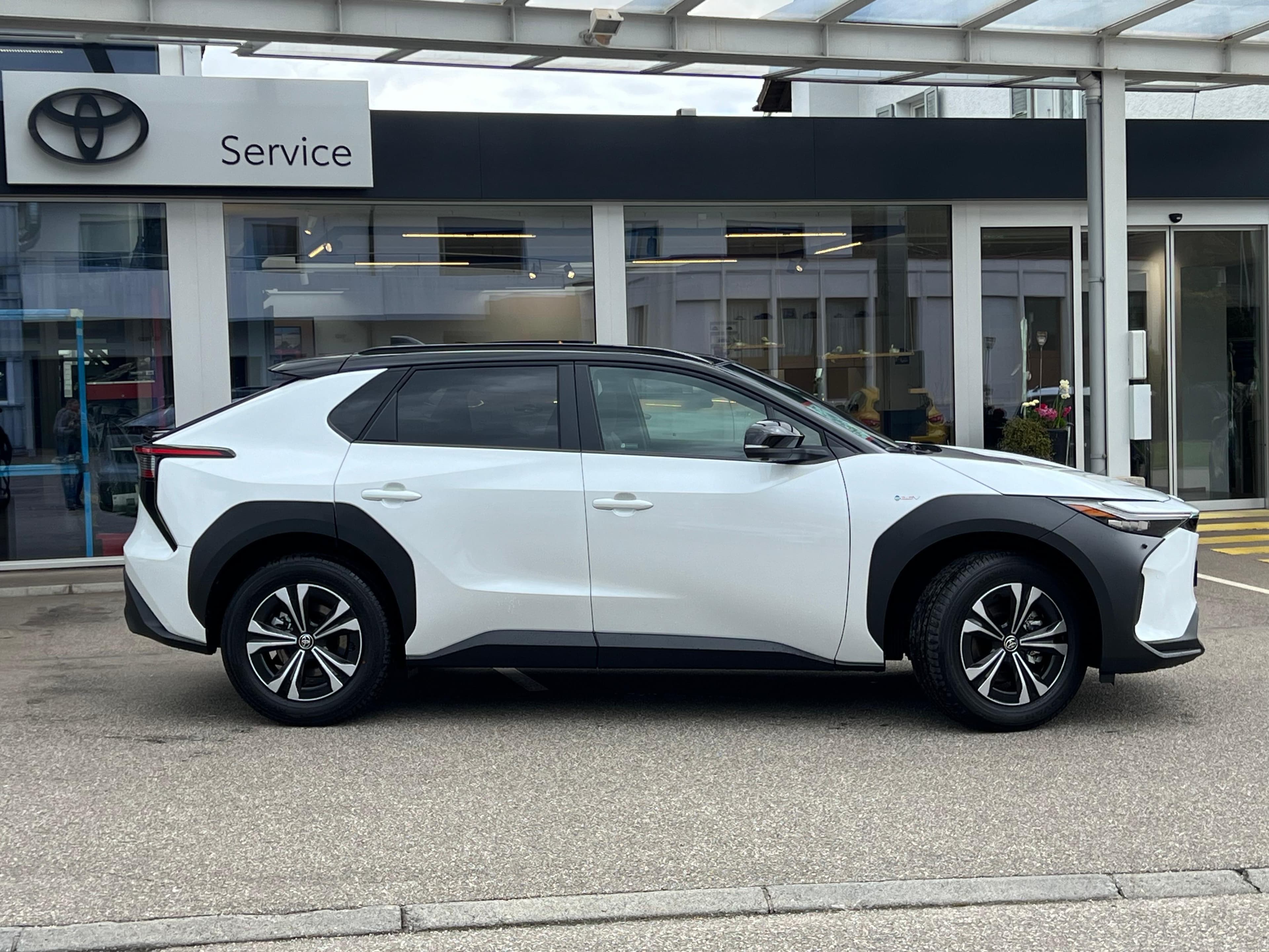 Toyota bZ4X Style AWD - Vorschau 2