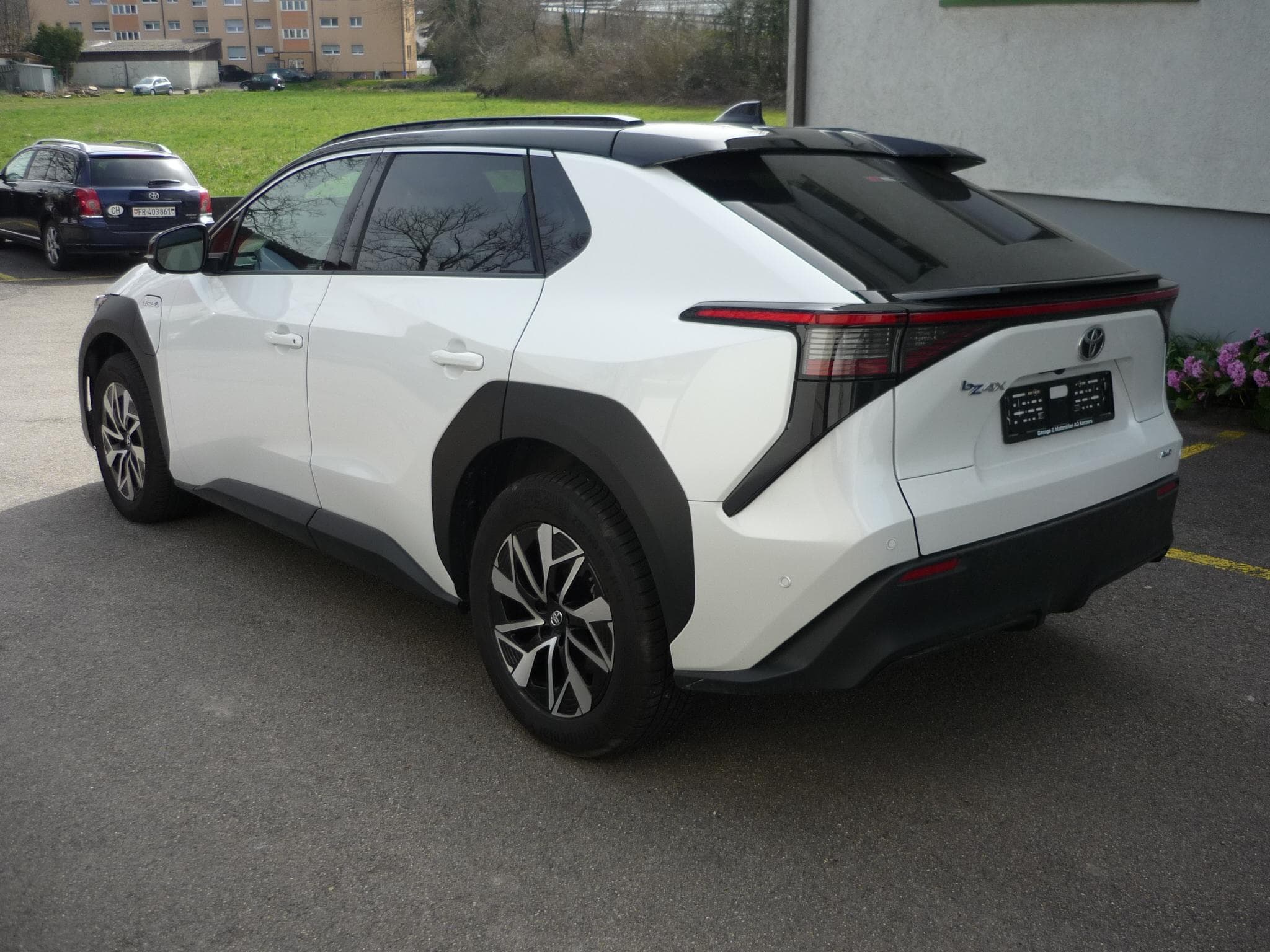 Toyota bZ4X Premium AWD - Vorschau 3