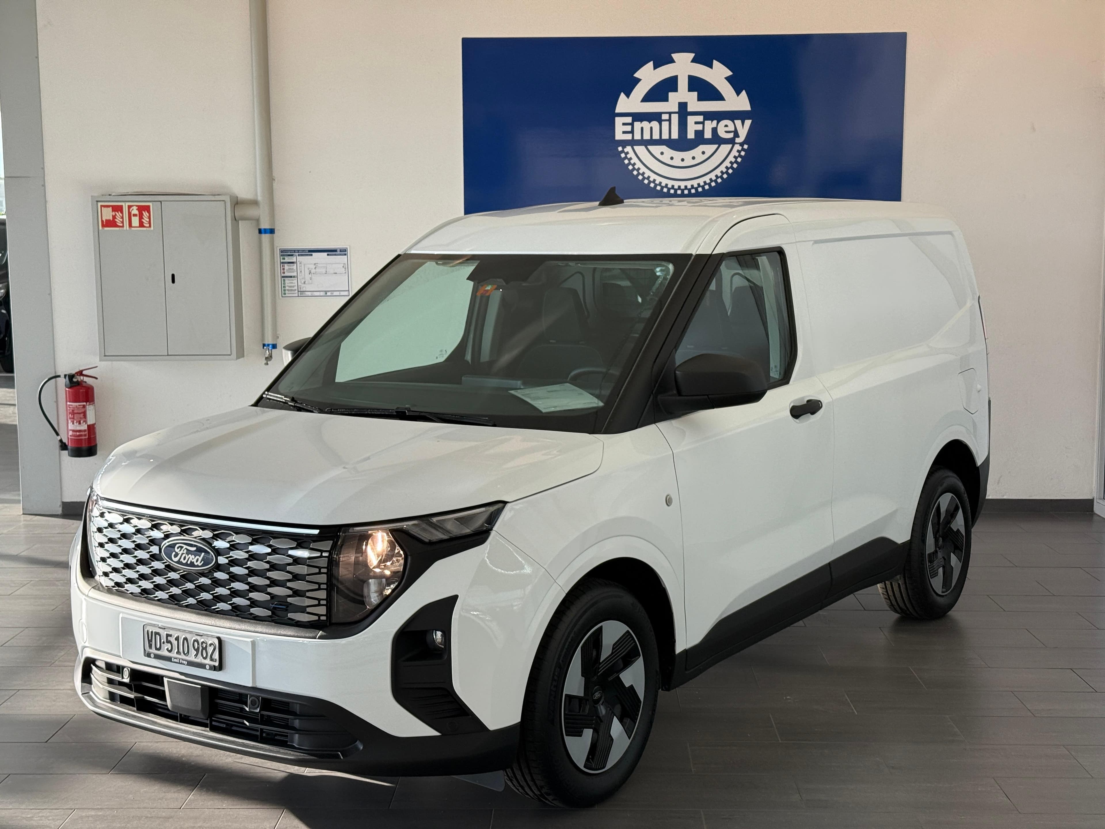 Ford E-Transit Courier Van Trend