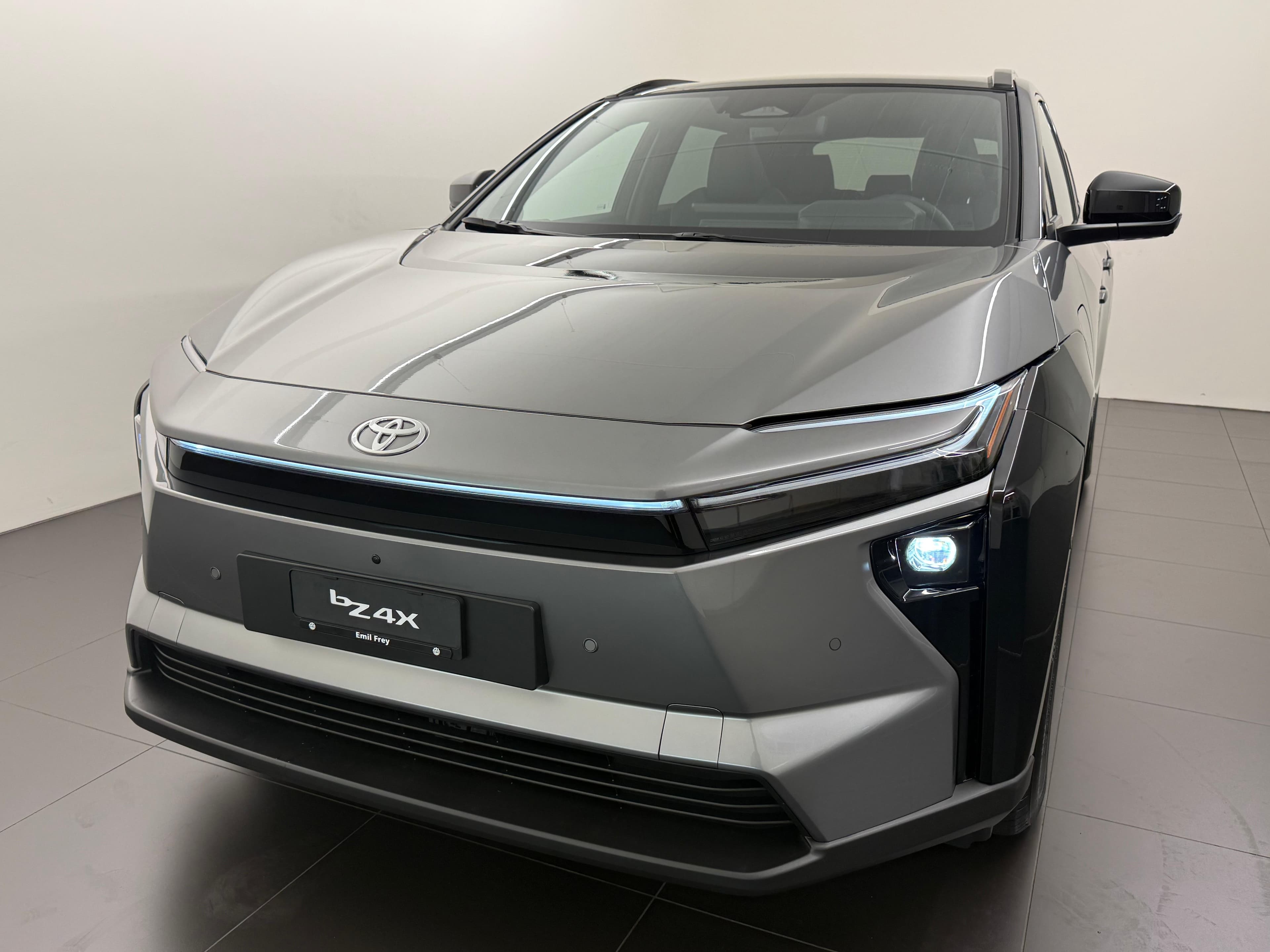 Toyota bZ4X Premium AWD - Bild 1