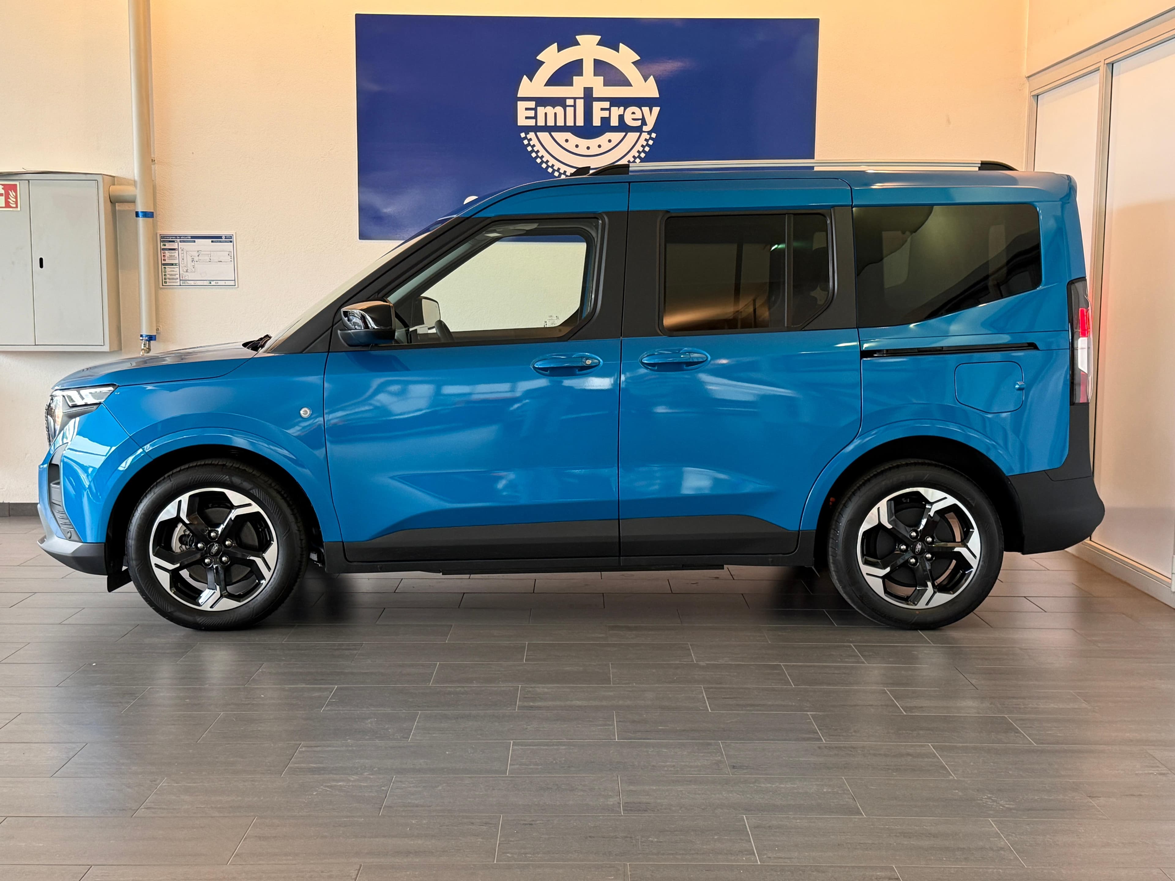 Ford E-Tourneo Courier Active - Vorschau 3