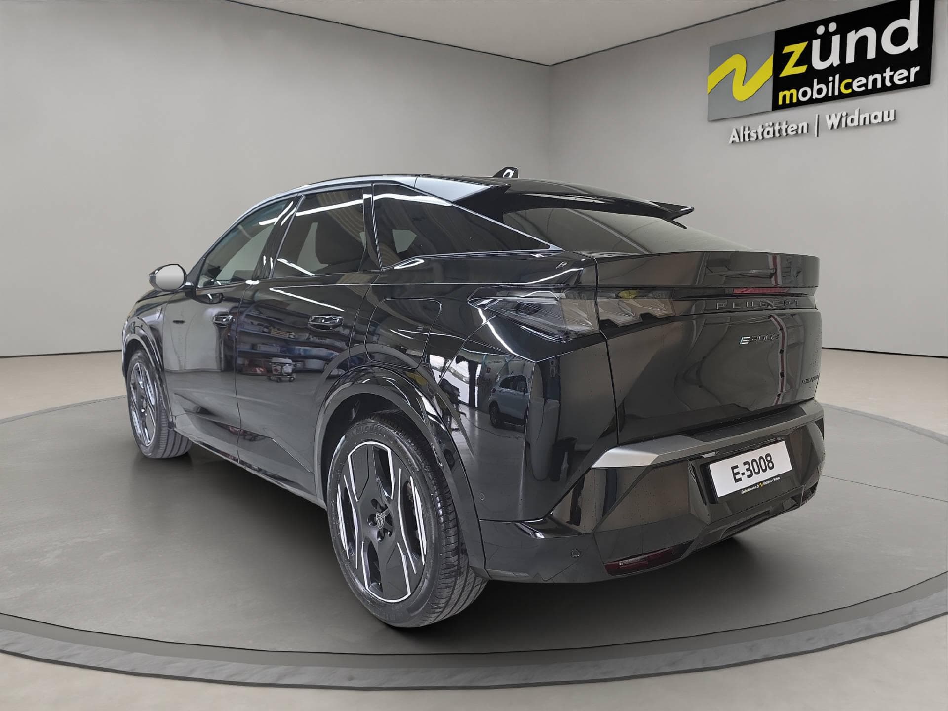 Peugeot E-3008 Launch Edition 4x4 - Vorschau 3