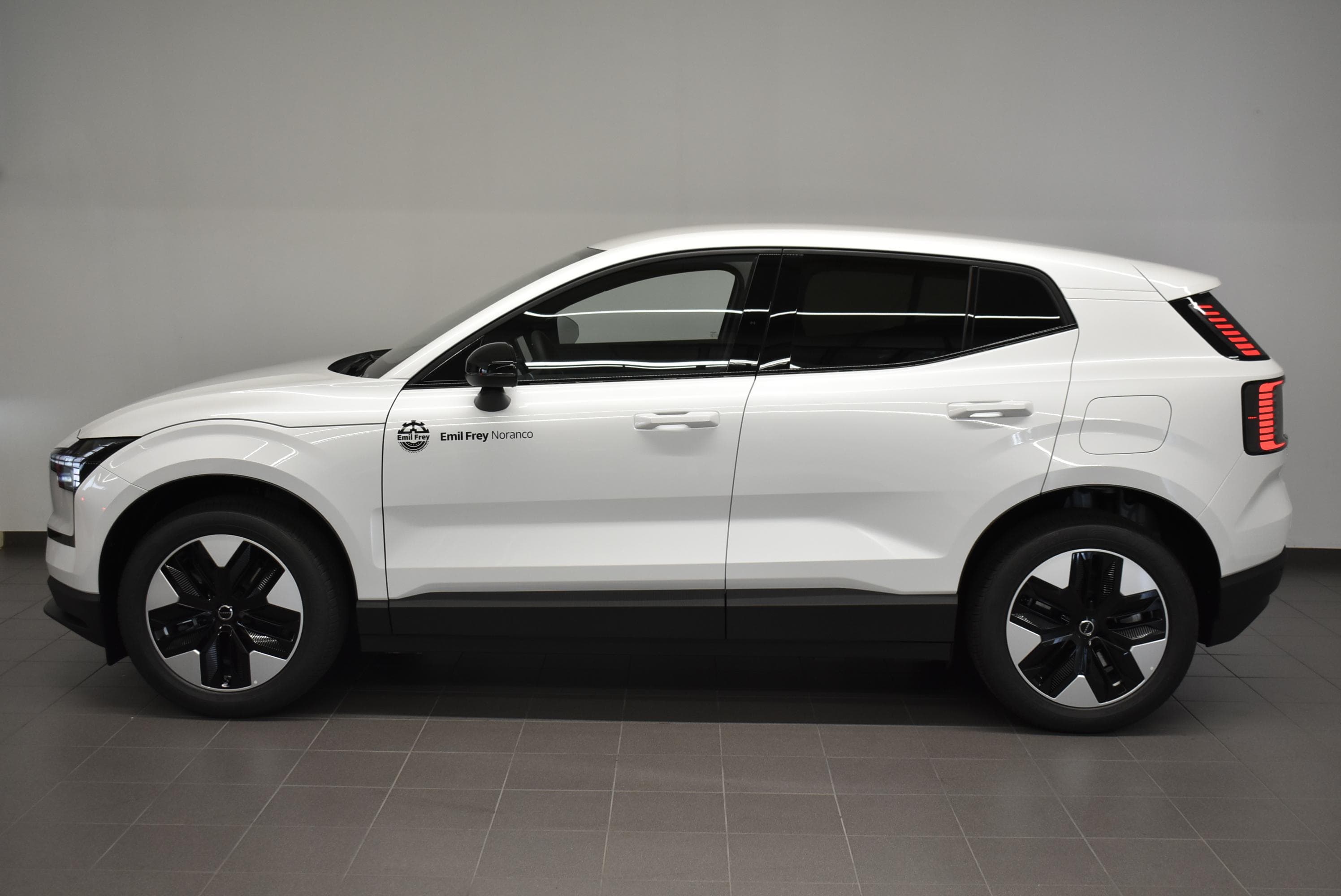 Volvo EX30 E60 Core - Vorschau 3