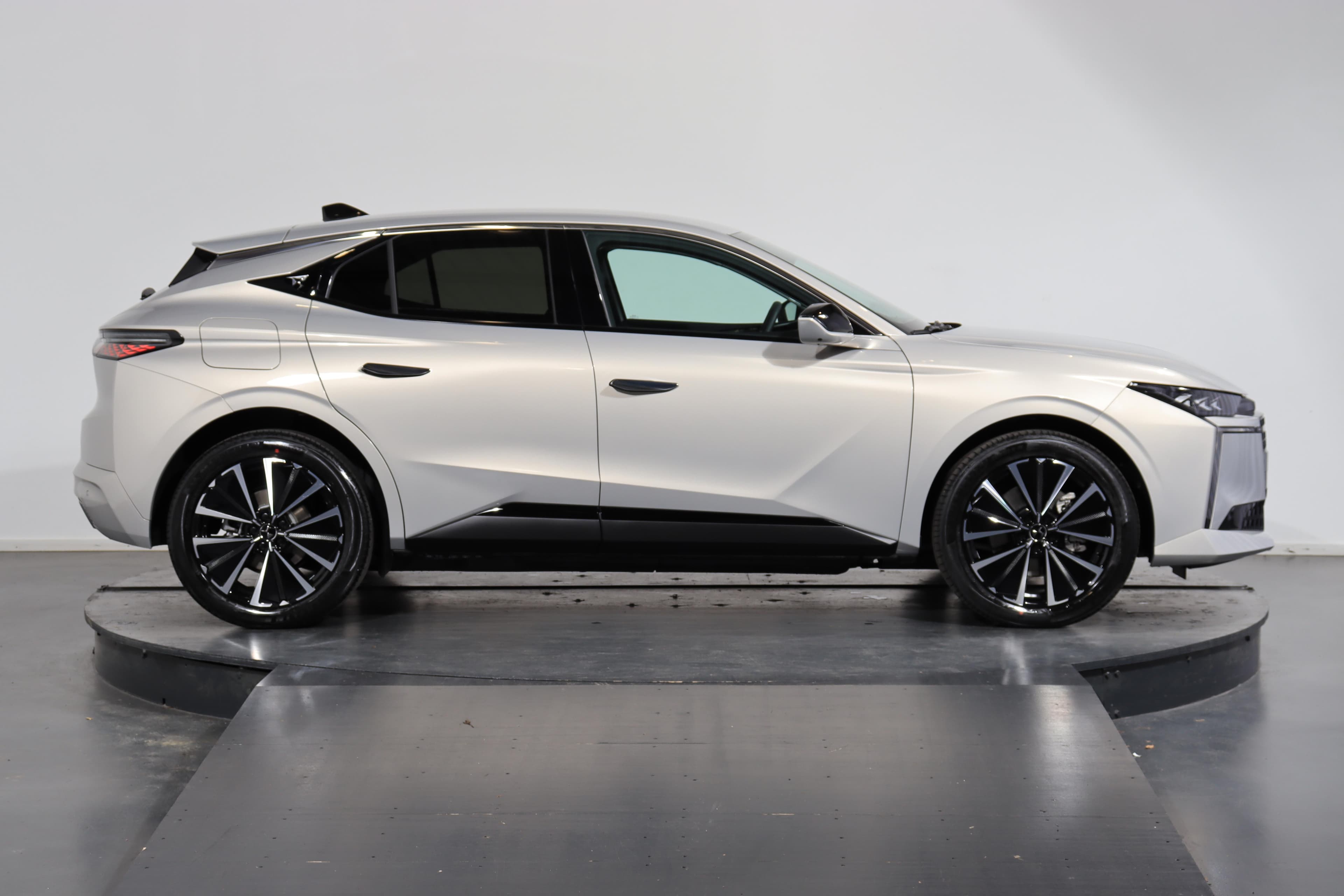 DS No4 E-Tense Étoile Alcantara - Vorschau 2