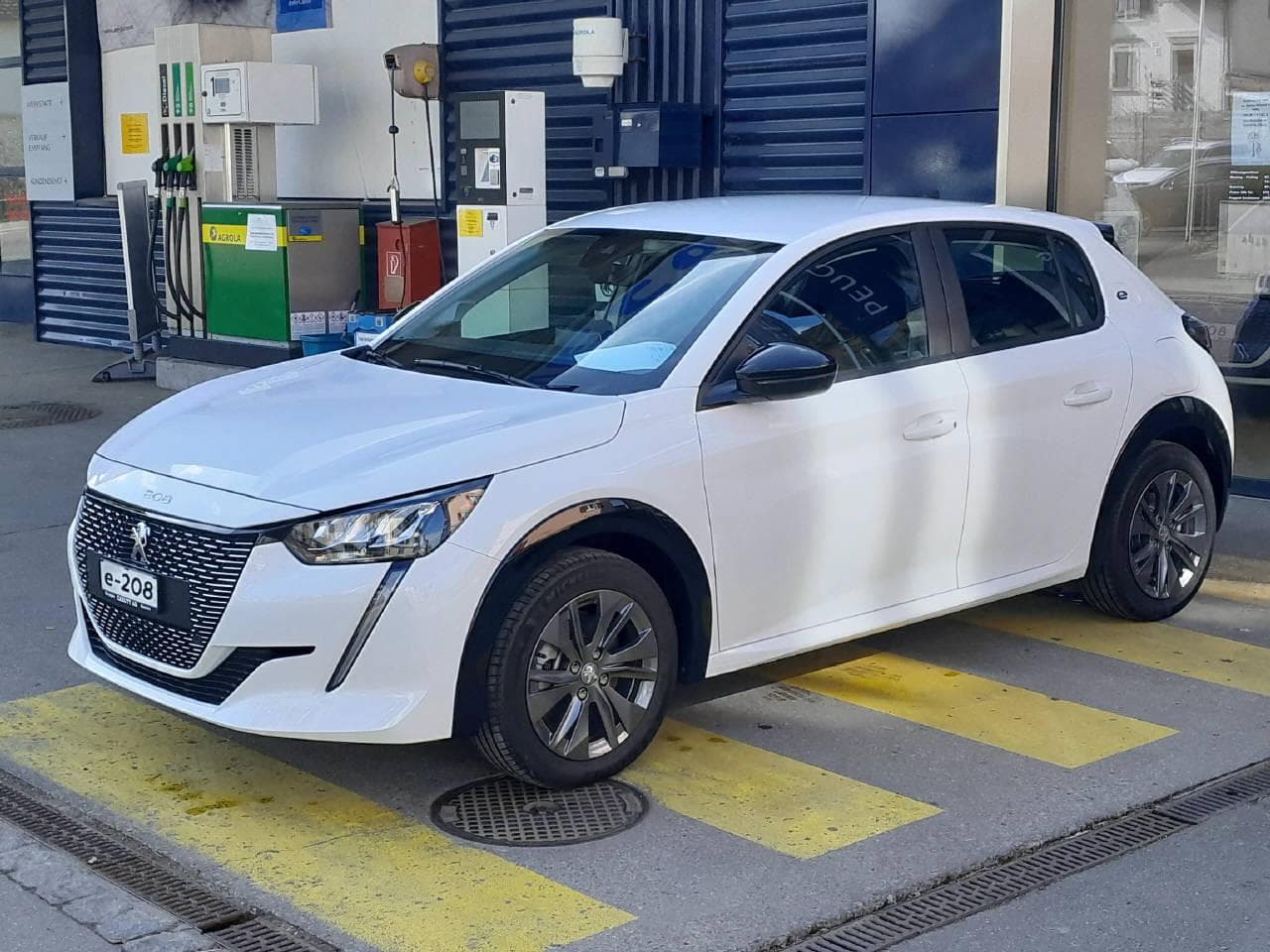 Peugeot 208 e-Active Pack - Bild 1
