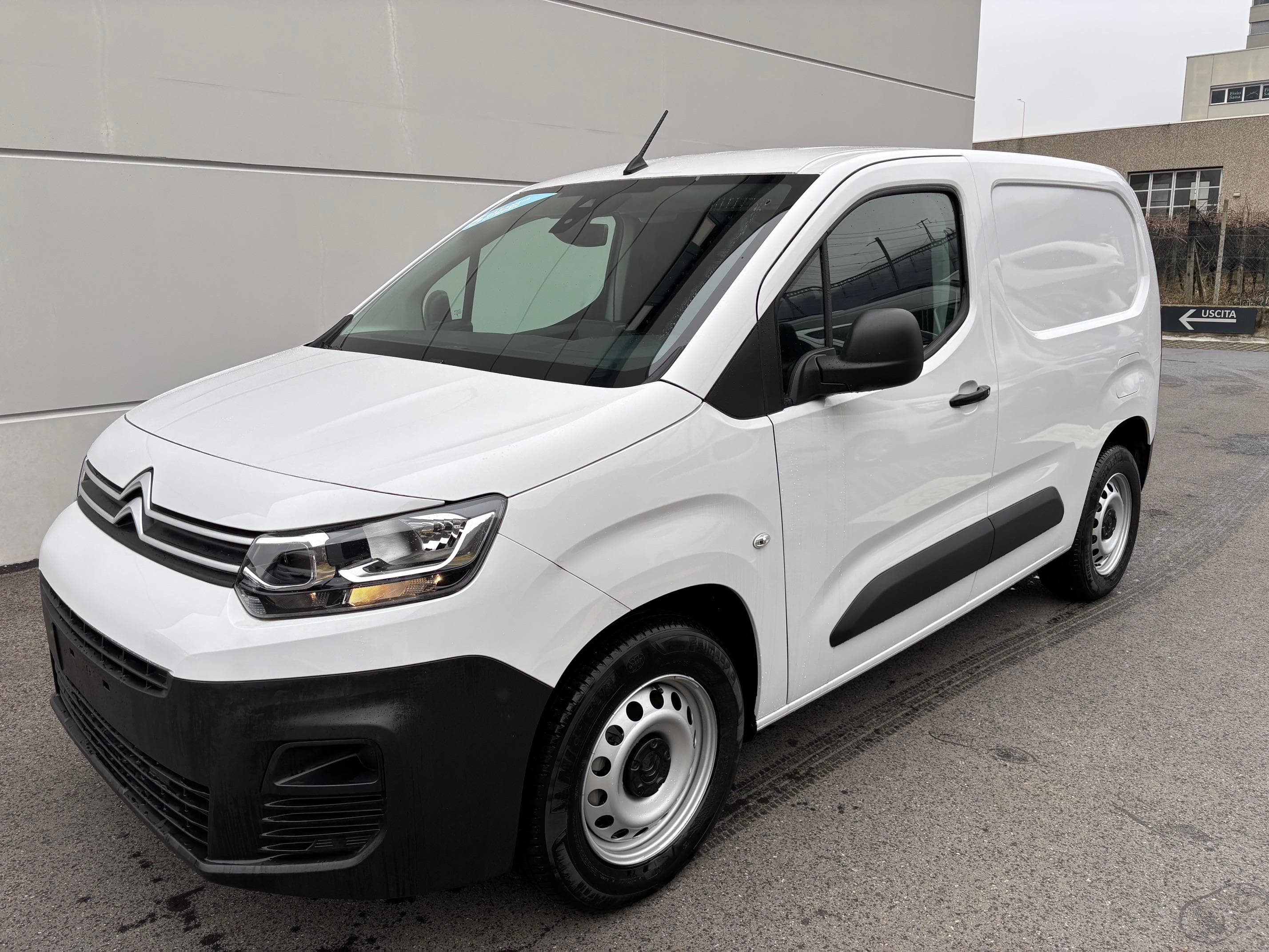 Citroën e-Berlingo M erhöhte Nutzlast 50kWh Swiss Edition - Vorschau 3