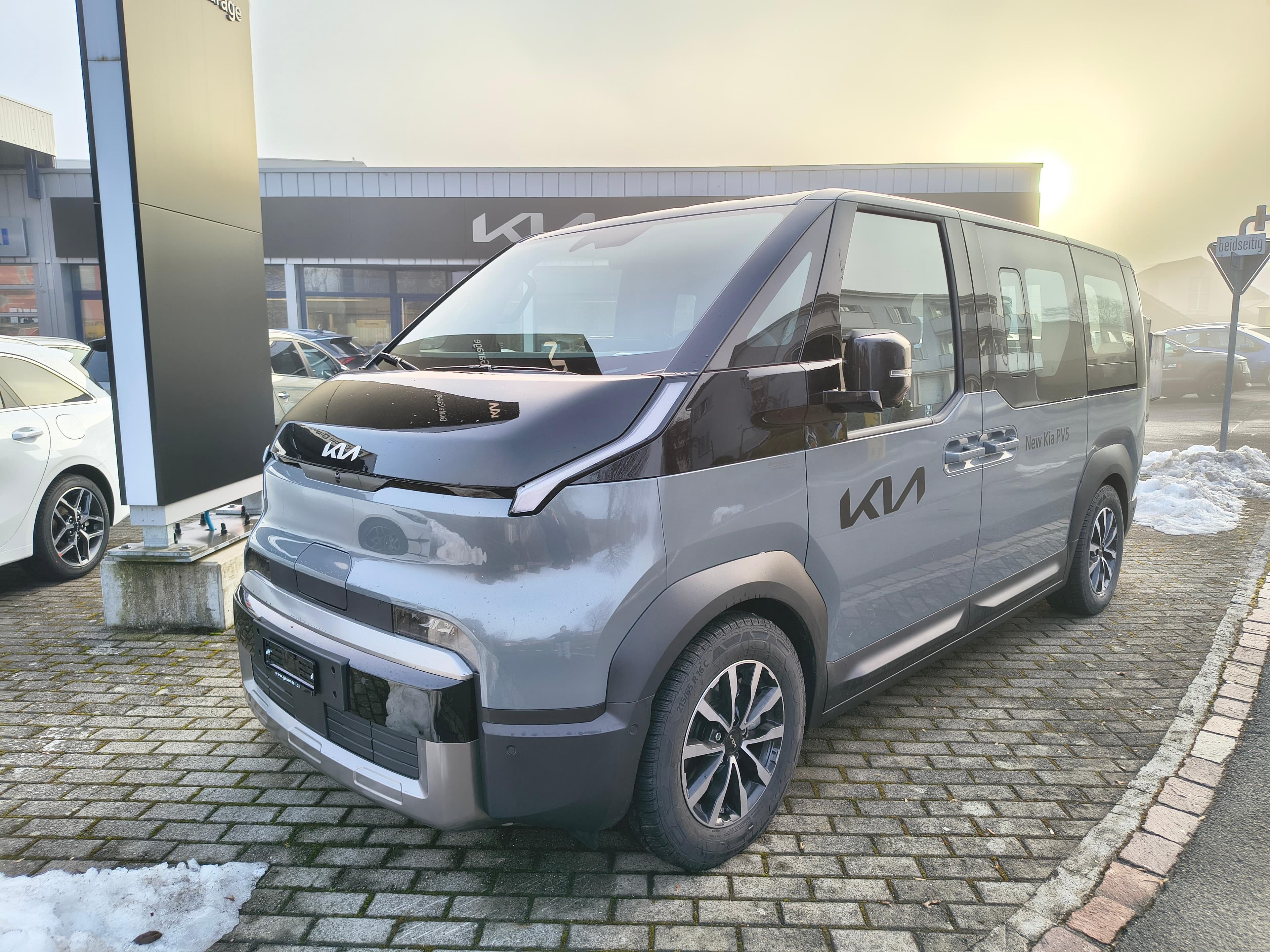 Kia PV5 Passenger 71.2 kWh Elite - Bild 1