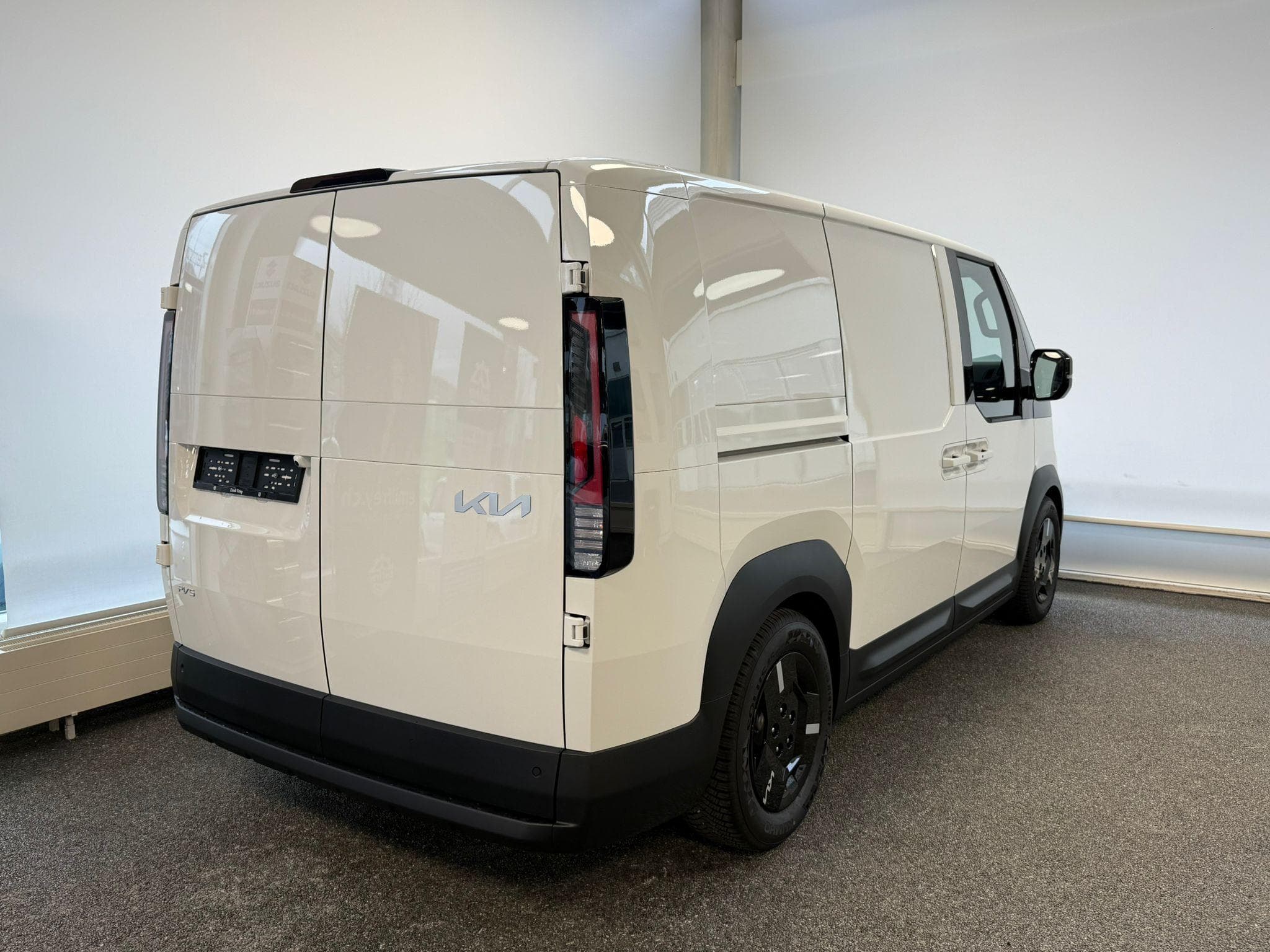 Kia PV5 Cargo 71.2 kWh Plus - Vorschau 5