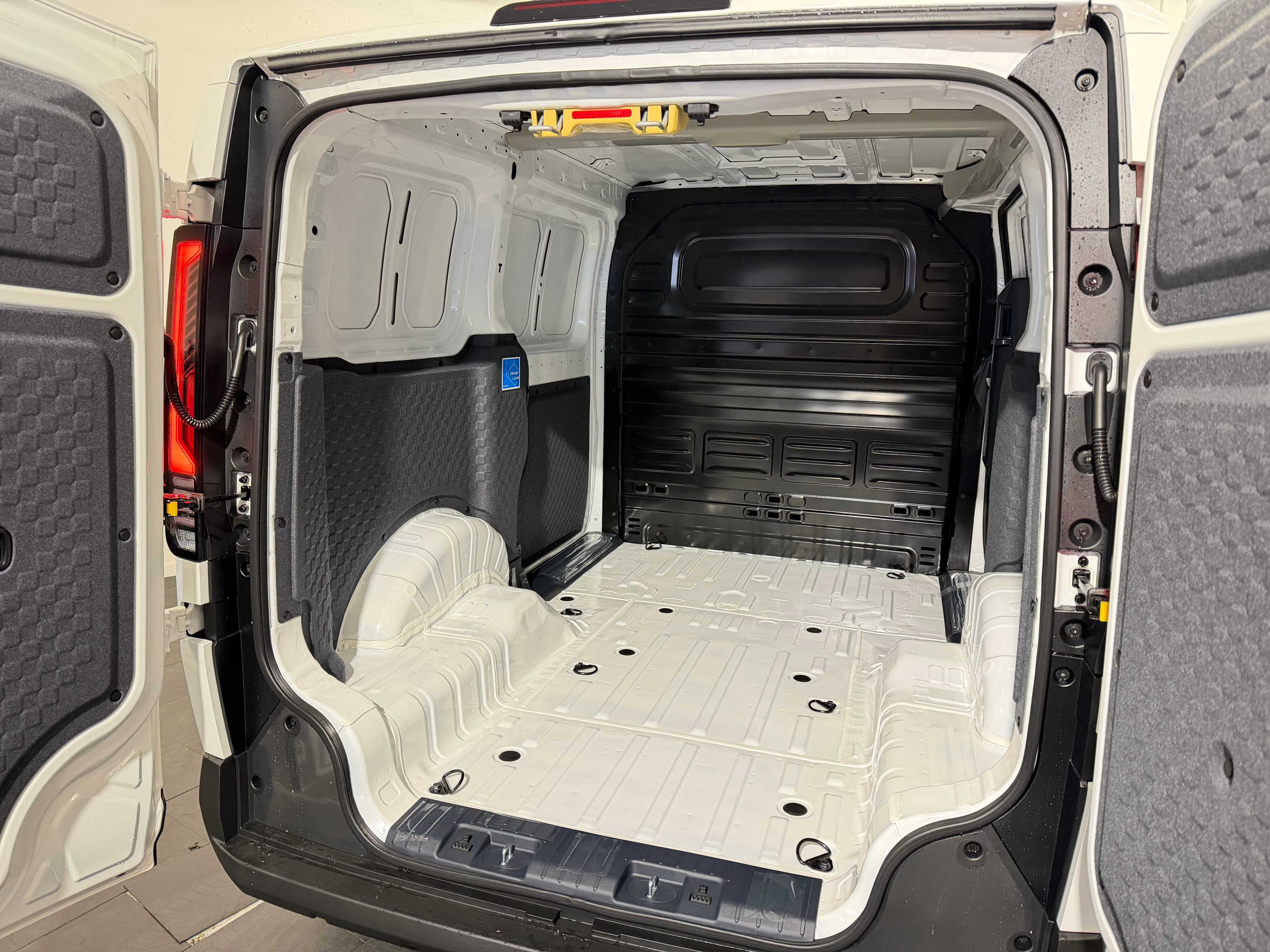 Kia PV5 Cargo 51.5 kWh Essential - Vorschau 4