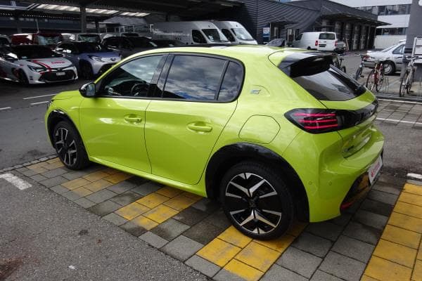 Peugeot 208 Elektrik 115kW GT - Vorschau 5
