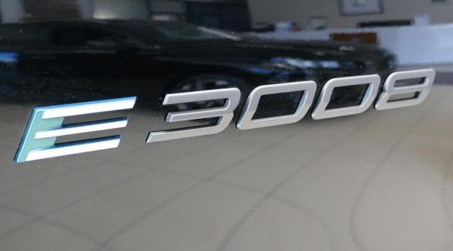 Peugeot 3008 73kWh Allure - Vorschau 2