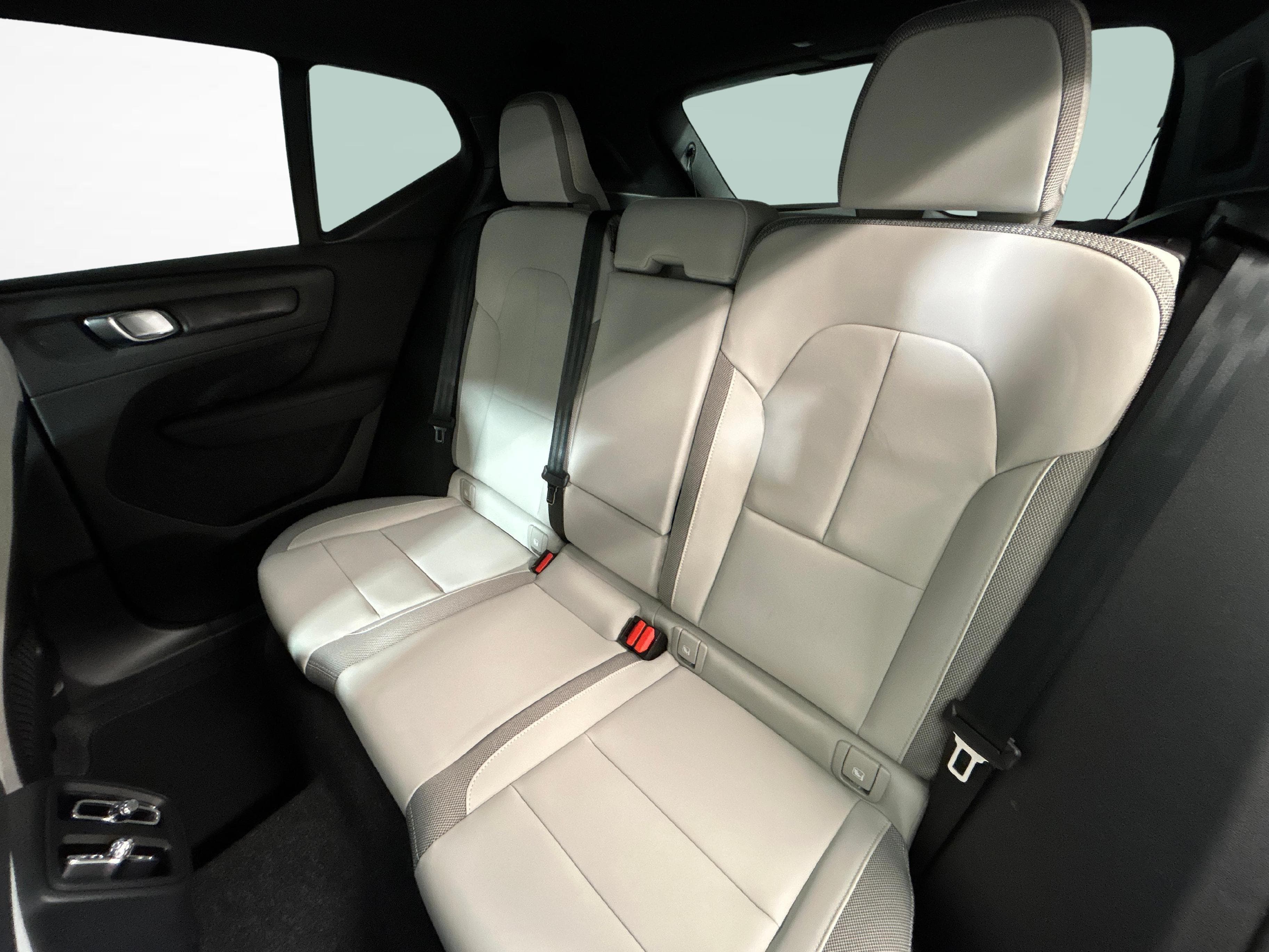 Volvo EX40 Twin Plus AWD - Vorschau 5