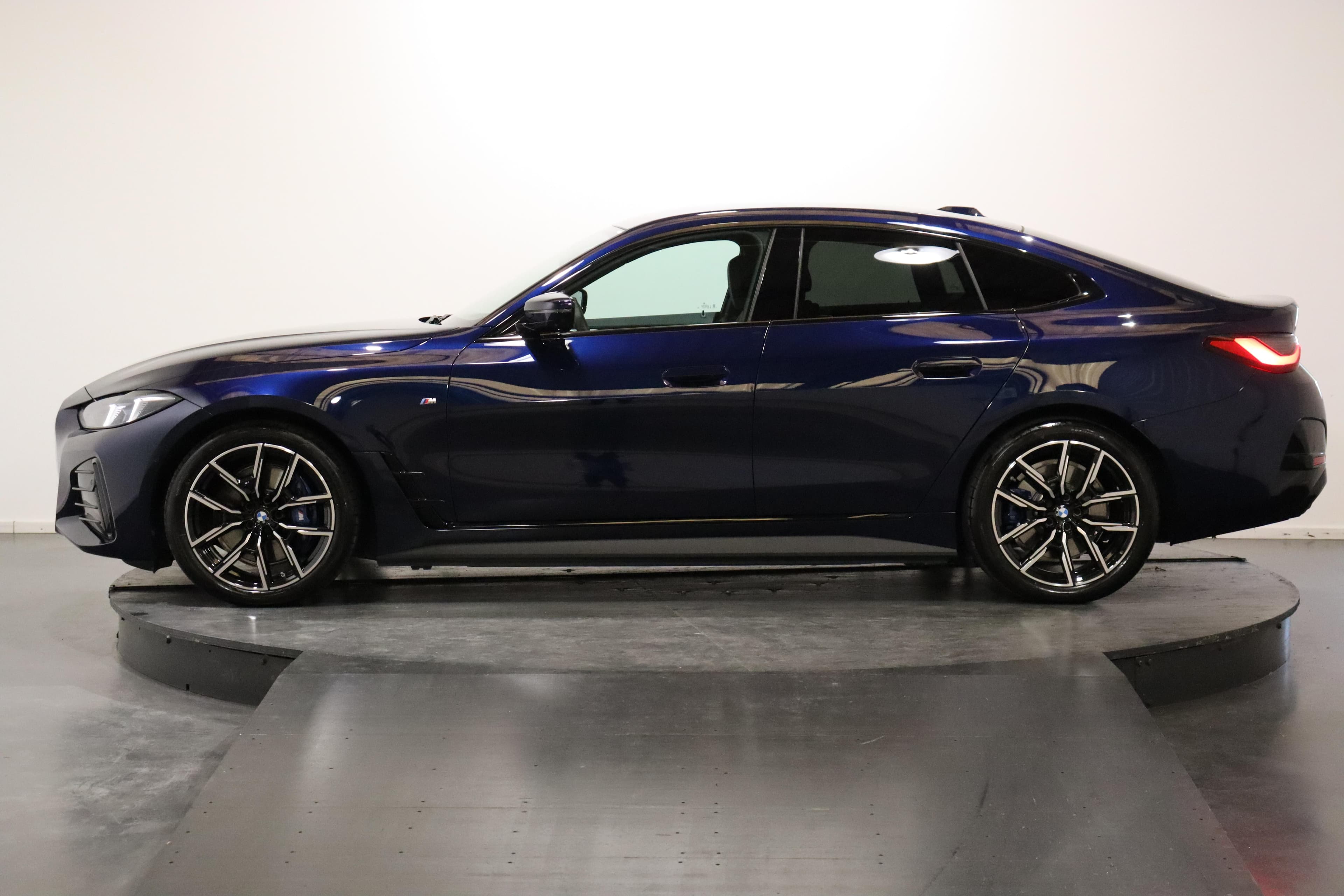 BMW i4 xDrive40 - Vorschau 3