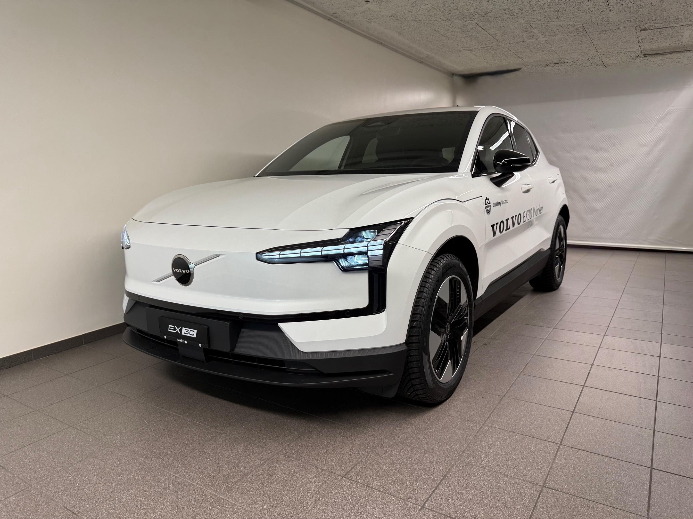 Volvo EX30 E60 Core - Bild 1