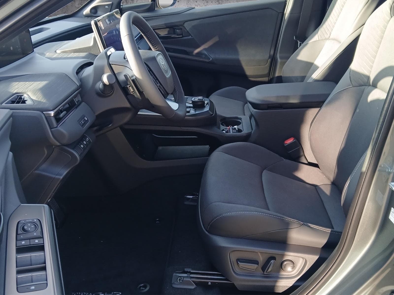 Toyota C-HR+ Premium AWD - Vorschau 4