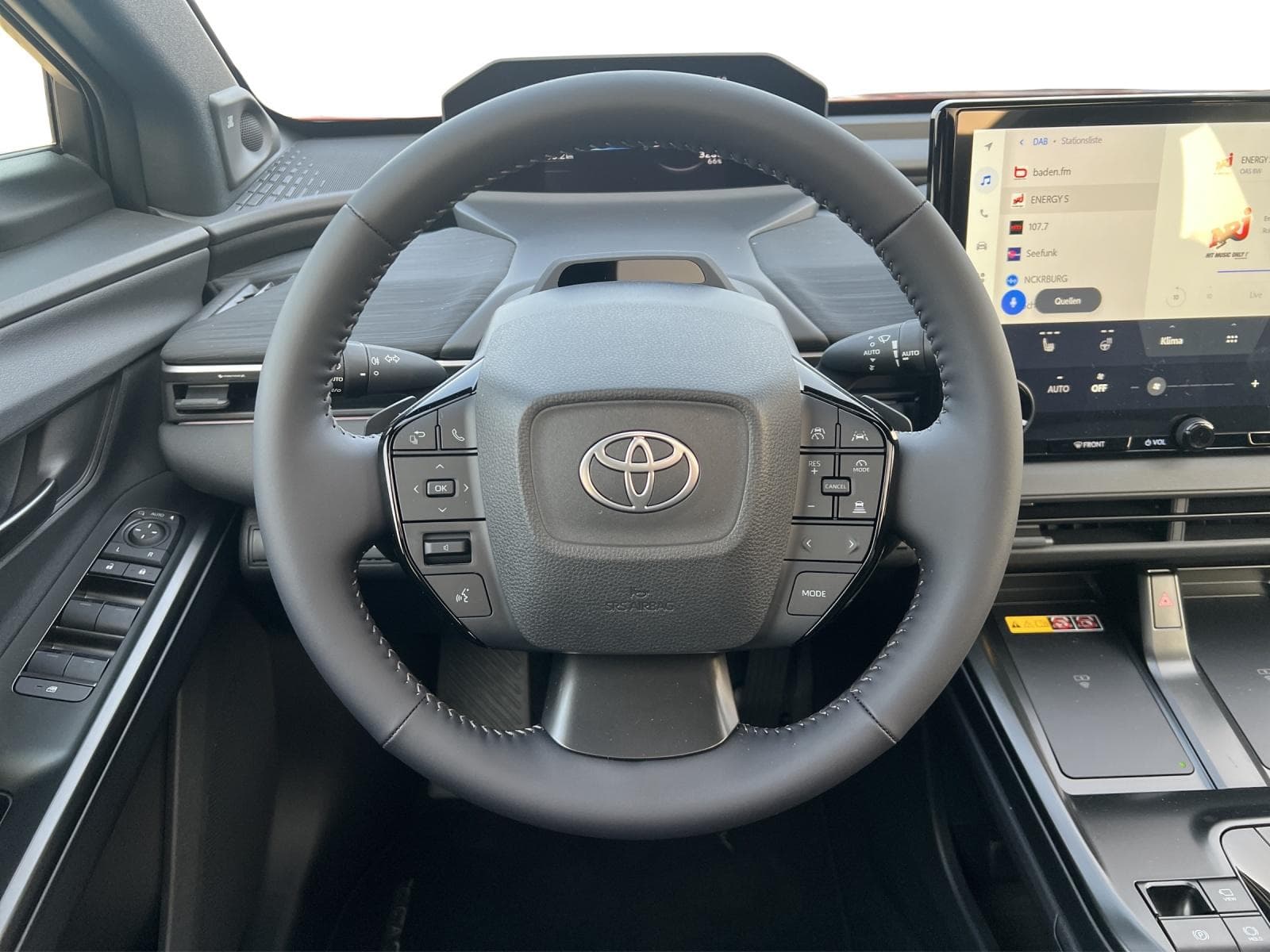 Toyota C-HR+ Premium AWD - Vorschau 5