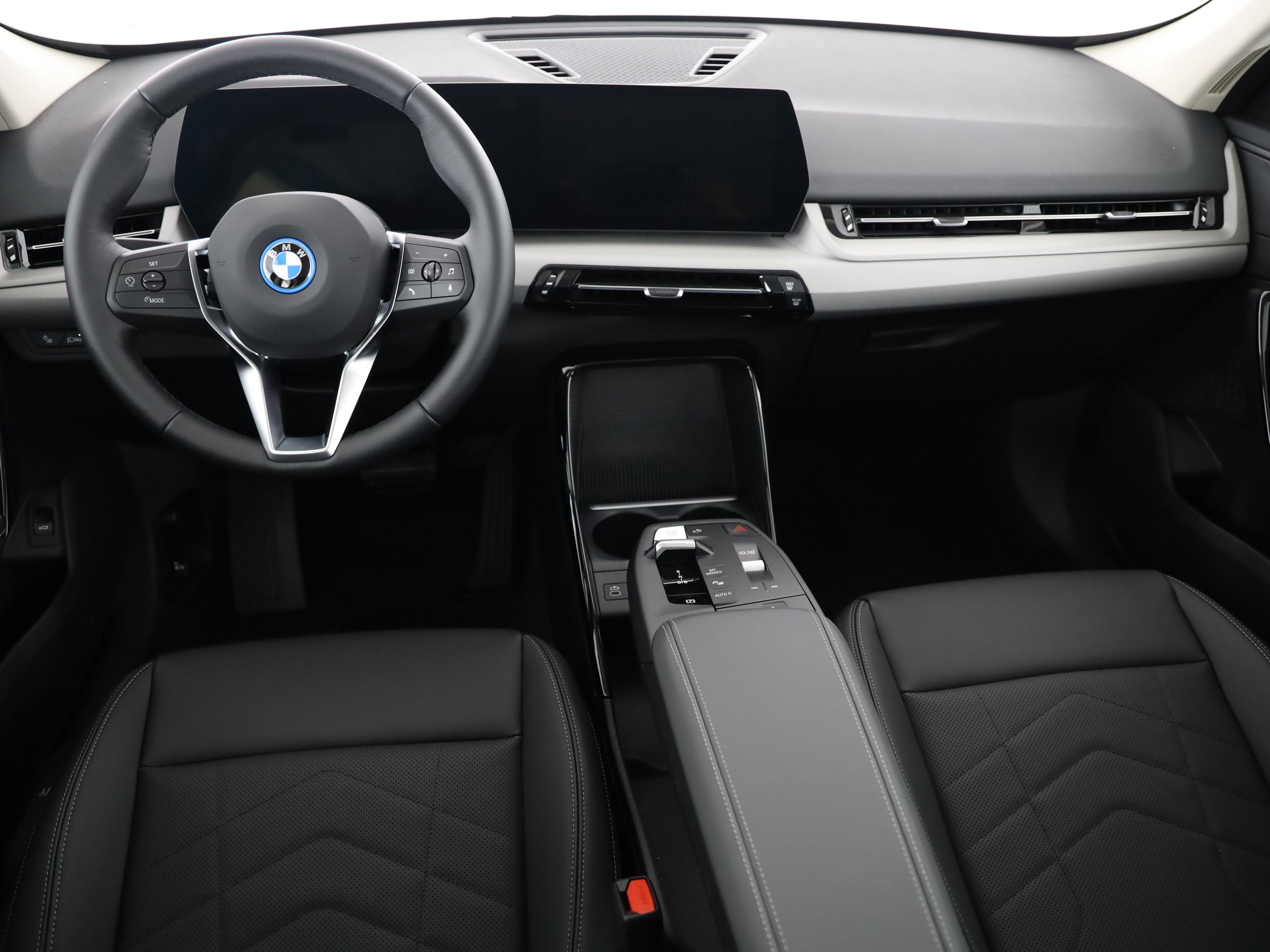 BMW iX1 30 xDrive - Vorschau 5