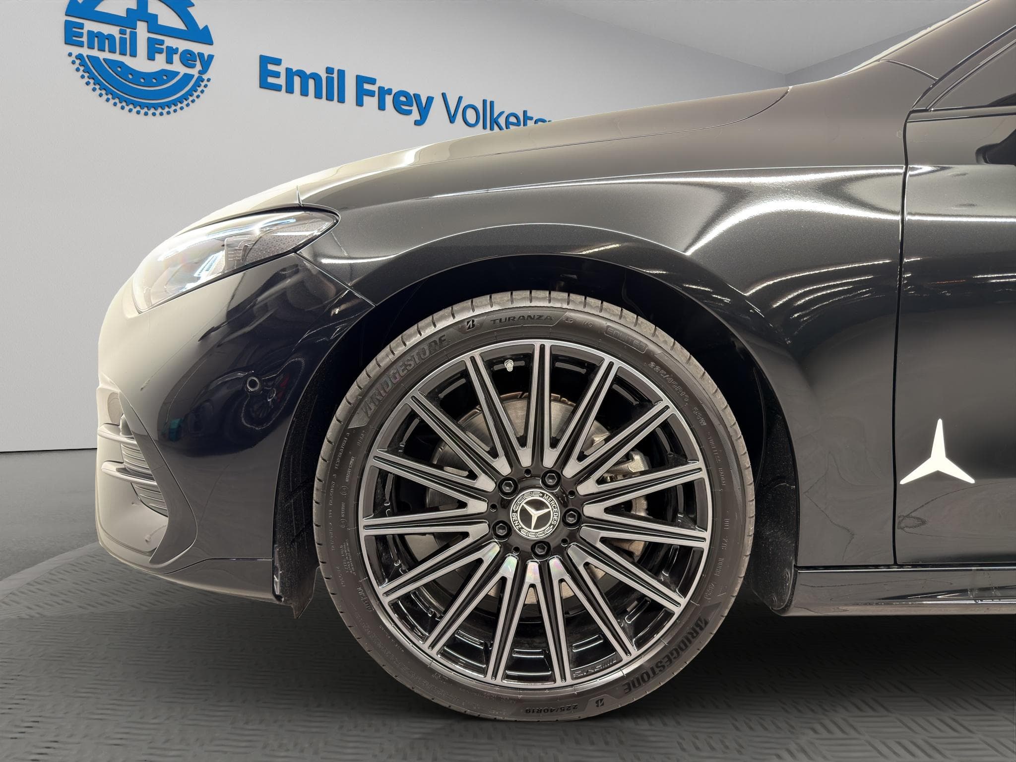 Mercedes-Benz CLA 350 4matic Shooting Brake with EQ Technologie - Vorschau 3
