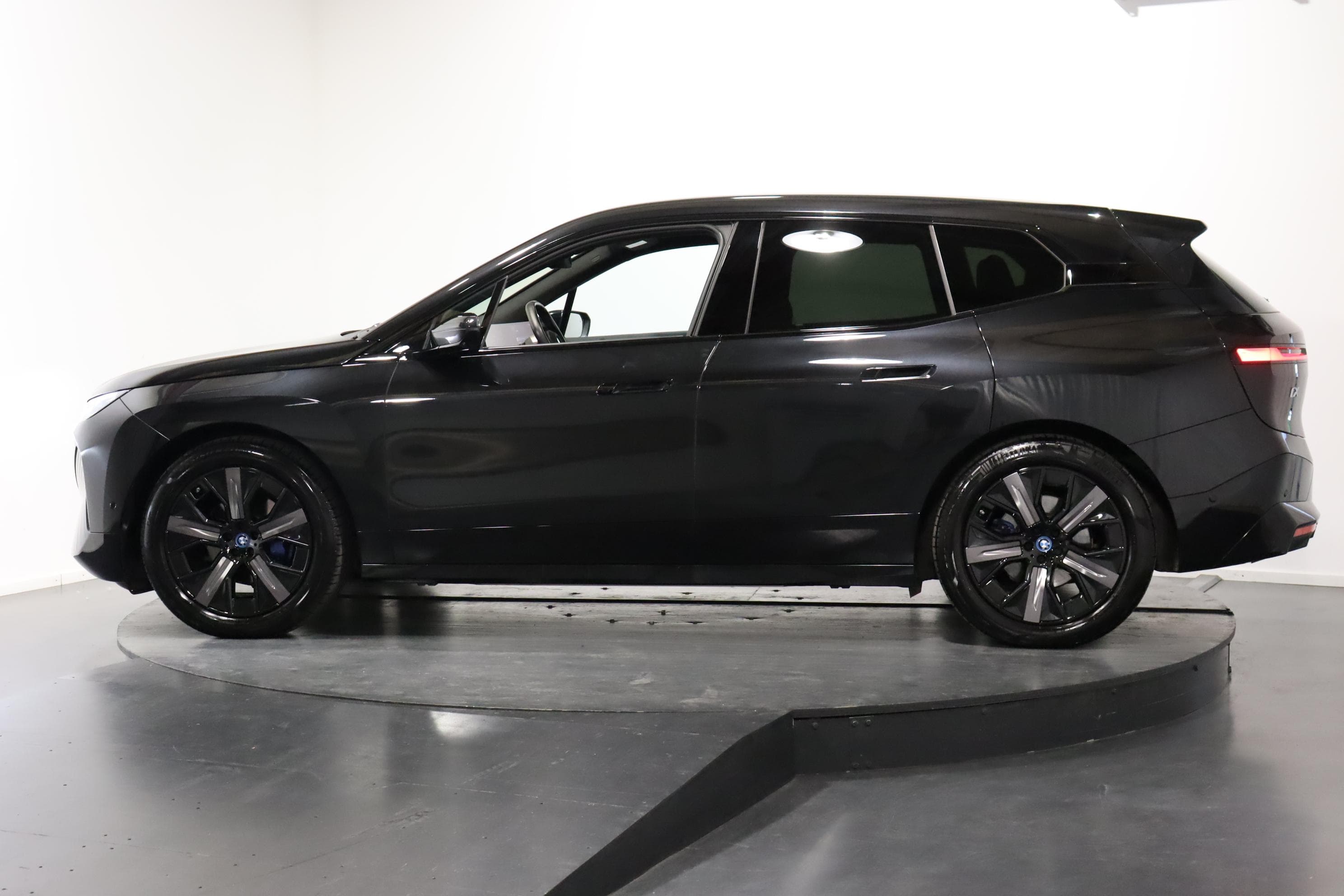 BMW iX xDrive50 - Vorschau 3