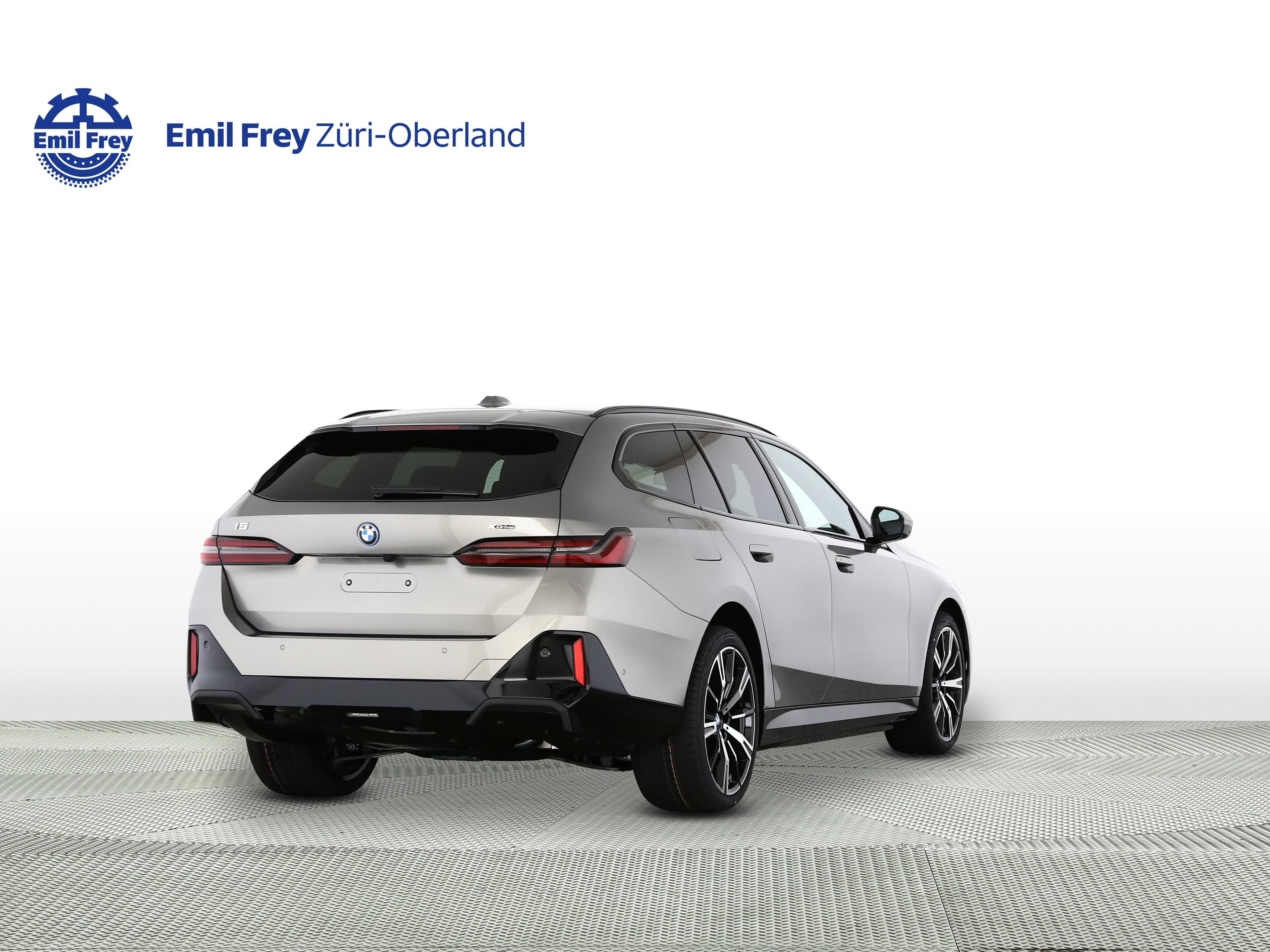 BMW i5 xDrive40 Touring - Vorschau 3