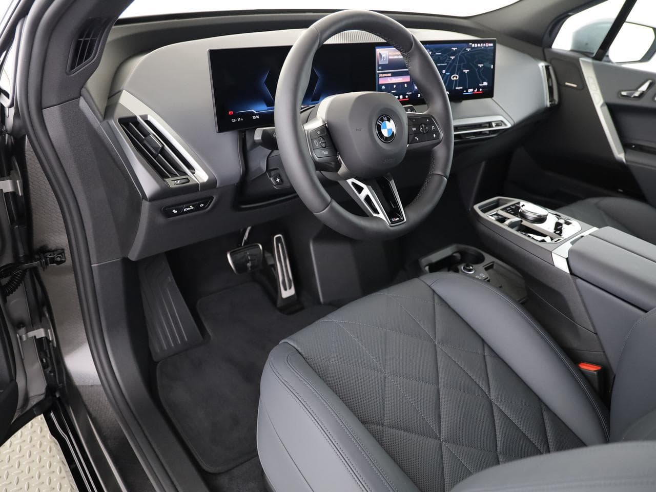 BMW iX xDrive60 - Vorschau 4