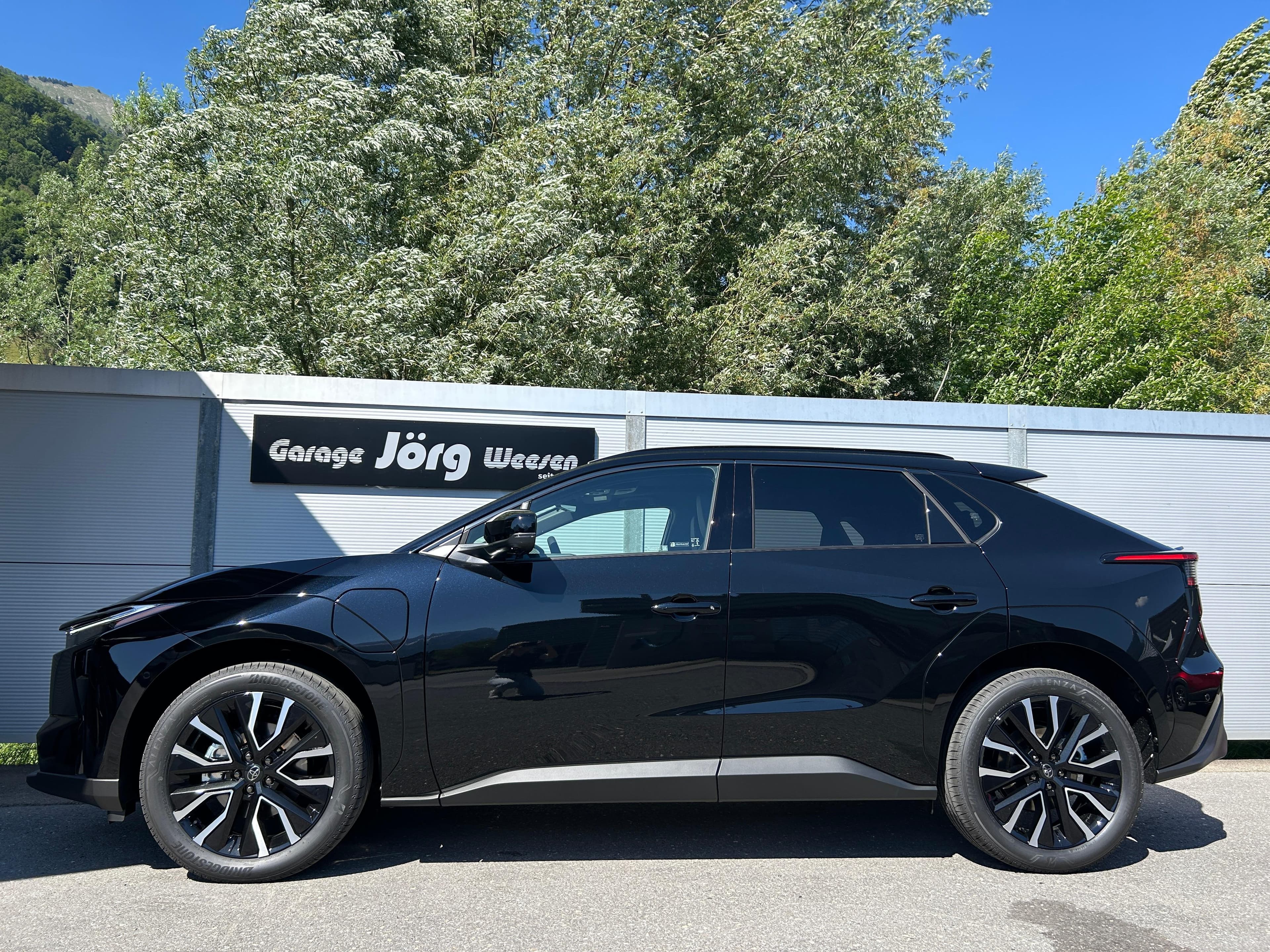 Toyota bZ4X Premium AWD - Vorschau 3