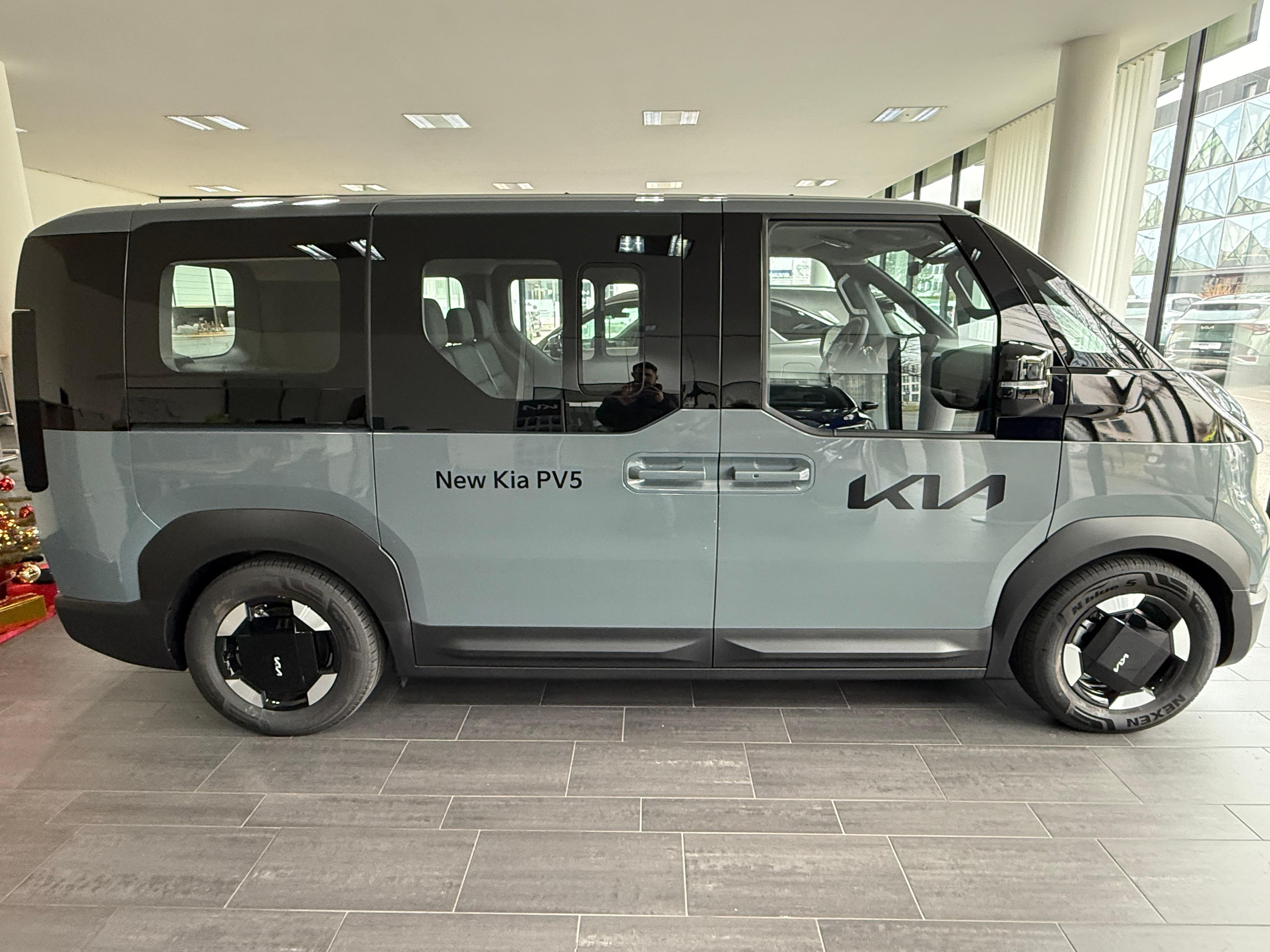 Kia PV5 Passenger 71.2 kWh Plus - Vorschau 4