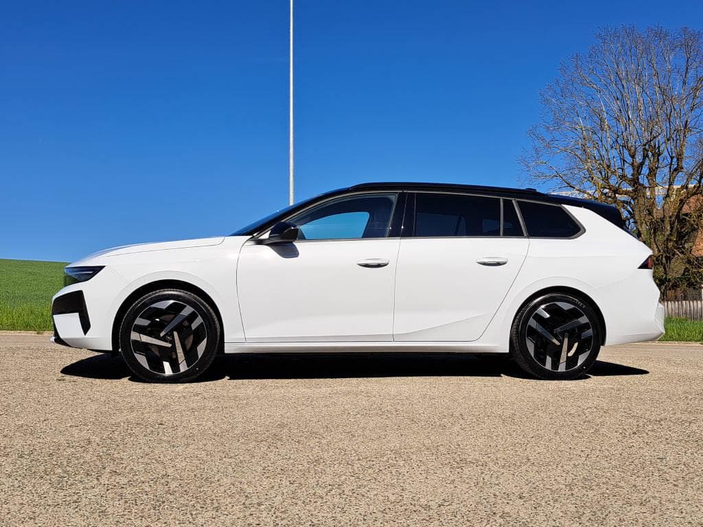 Opel Astra-e Sports Tourer Ultimate 156cv - Vorschau 5