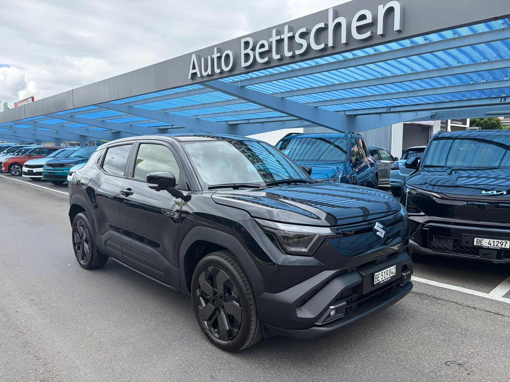 Suzuki e Vitara Sakura Top 4x4 - Bild 1