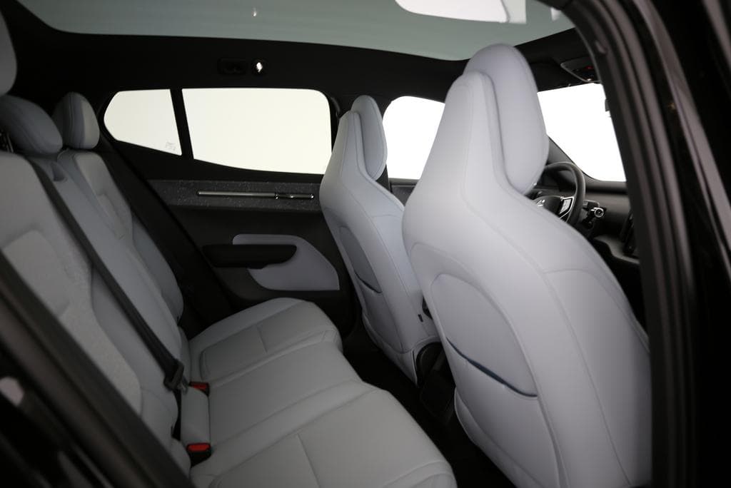 Volvo EX30 E60 Twin Ultra Performance AWD - Vorschau 5