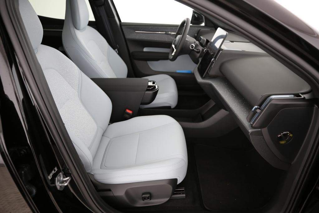Volvo EX30 E60 Twin Ultra Performance AWD - Vorschau 4