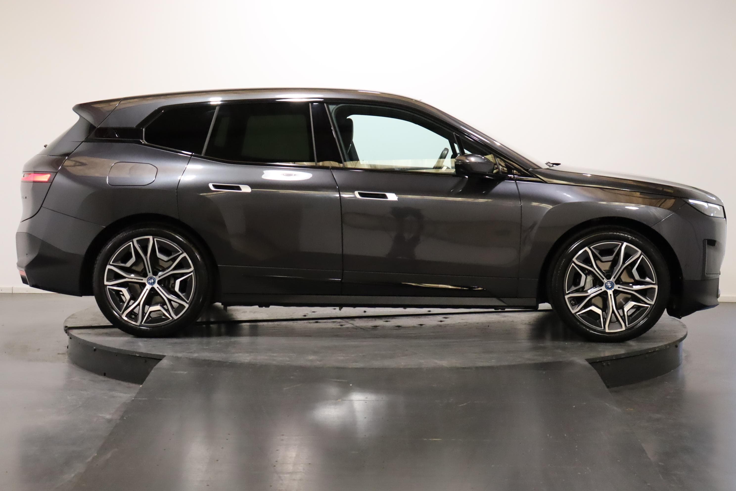BMW iX xDrive40 - Vorschau 4