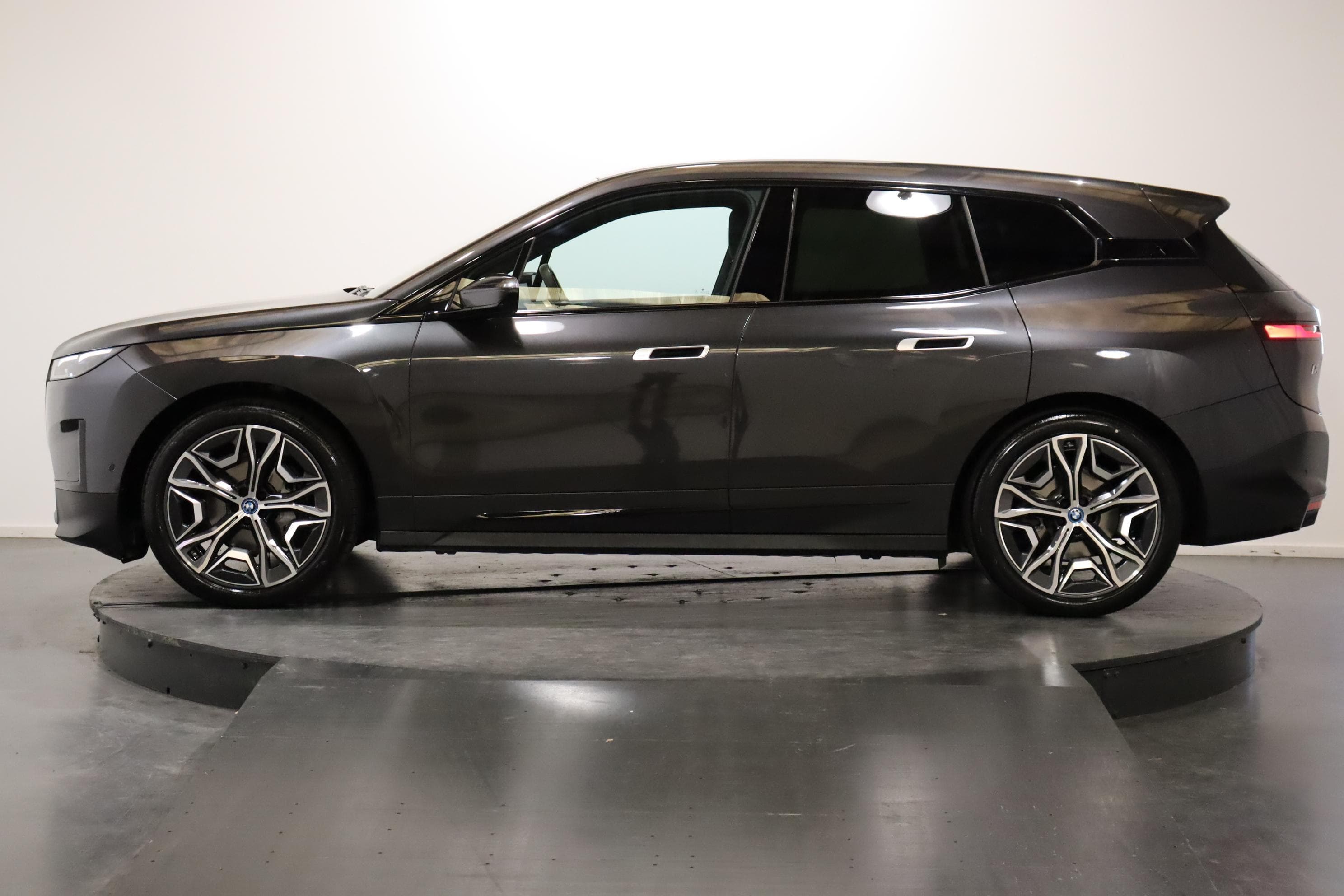 BMW iX xDrive40 - Vorschau 5