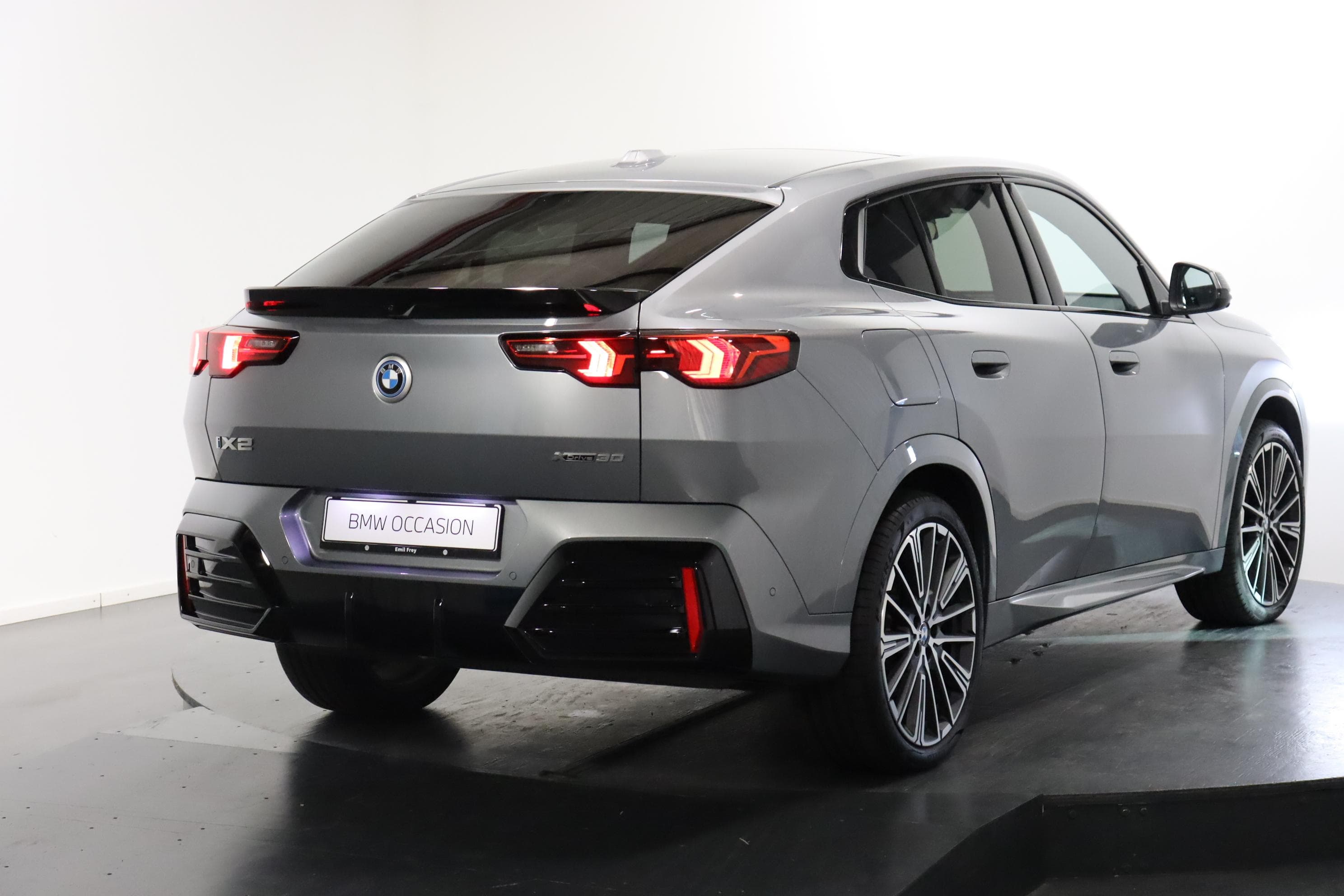 BMW iX2 30 xDrive - Vorschau 4