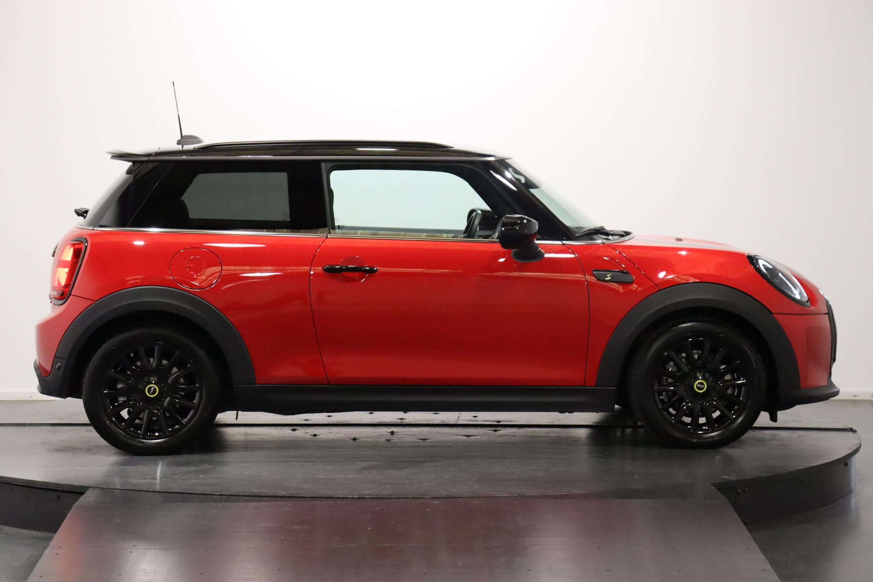 Mini F56 Cooper SE - Vorschau 5